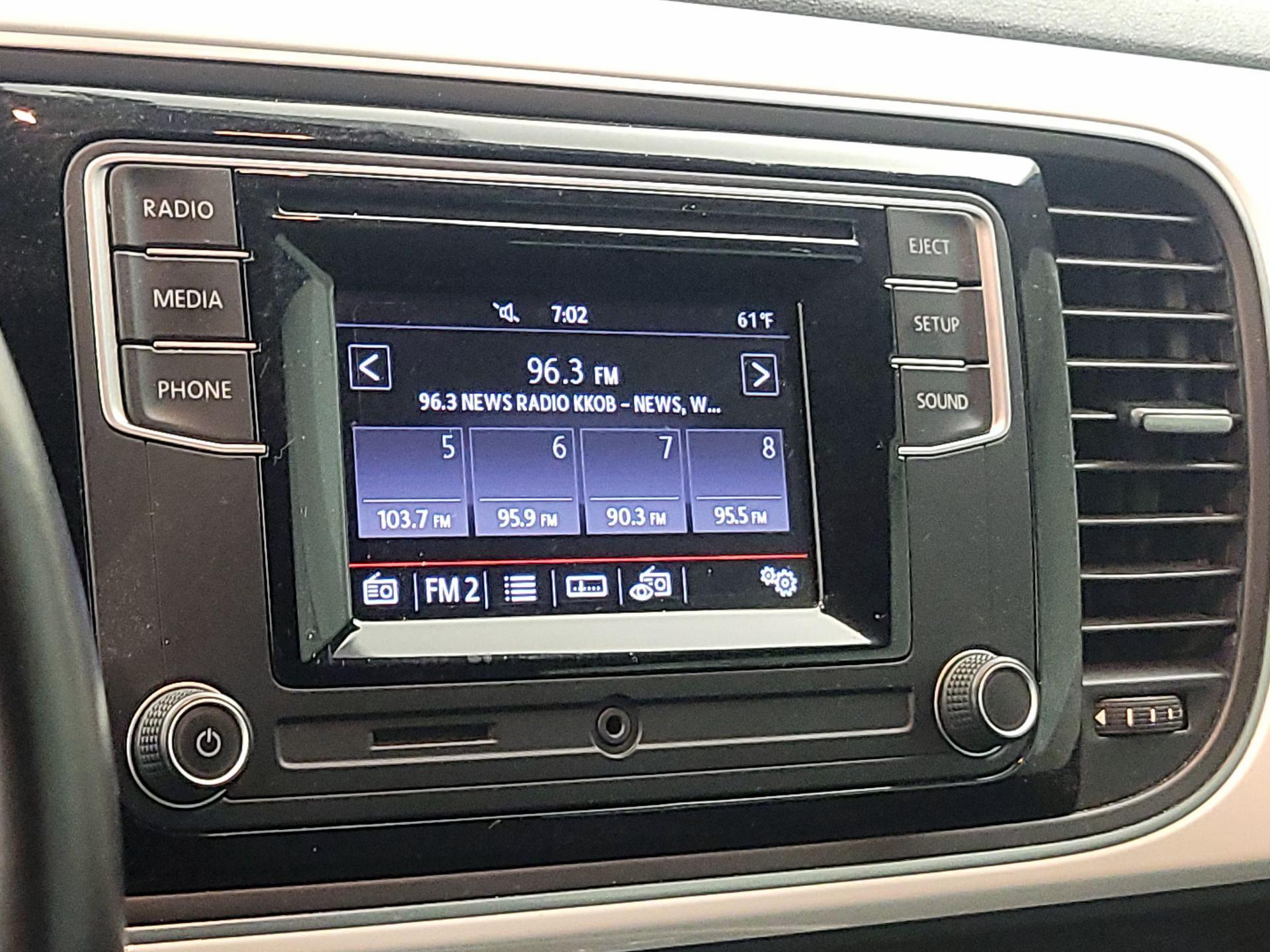 Thumbnail: 2019 Volkswagen Beetle - 15