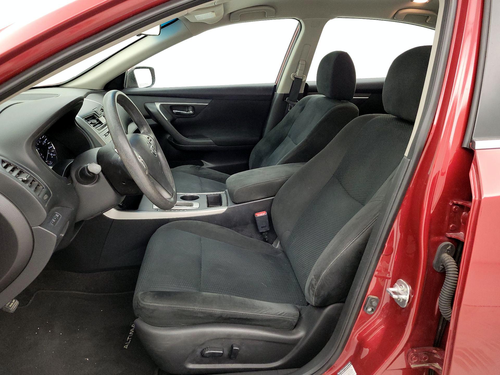 Thumbnail: 2015 Nissan Altima - 11
