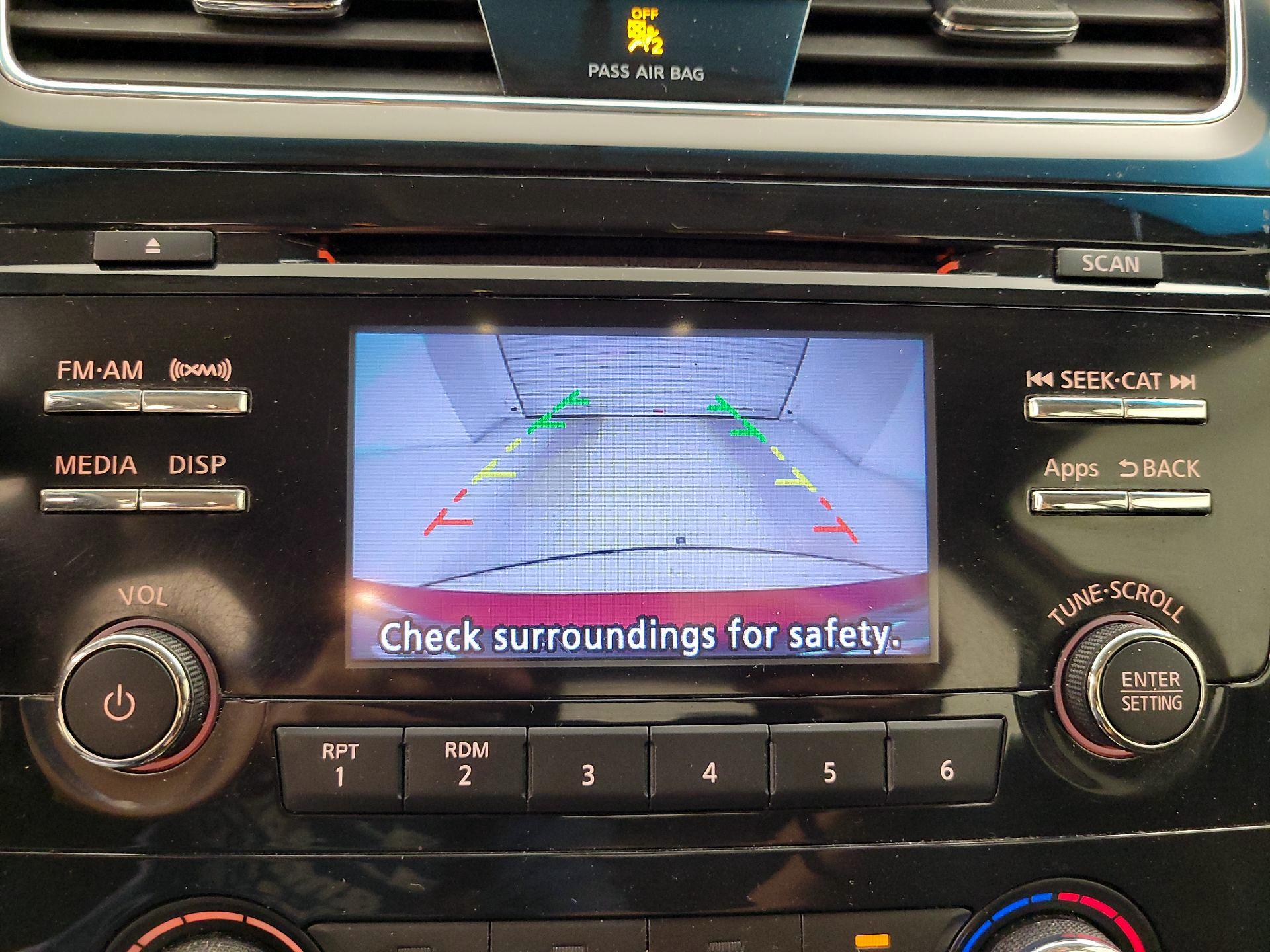Thumbnail: 2015 Nissan Altima - 14