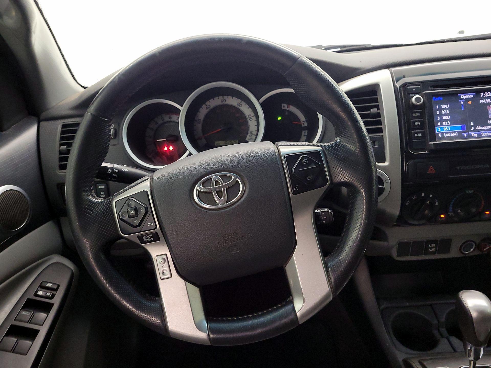 Thumbnail: 2015 Toyota Tacoma - 10