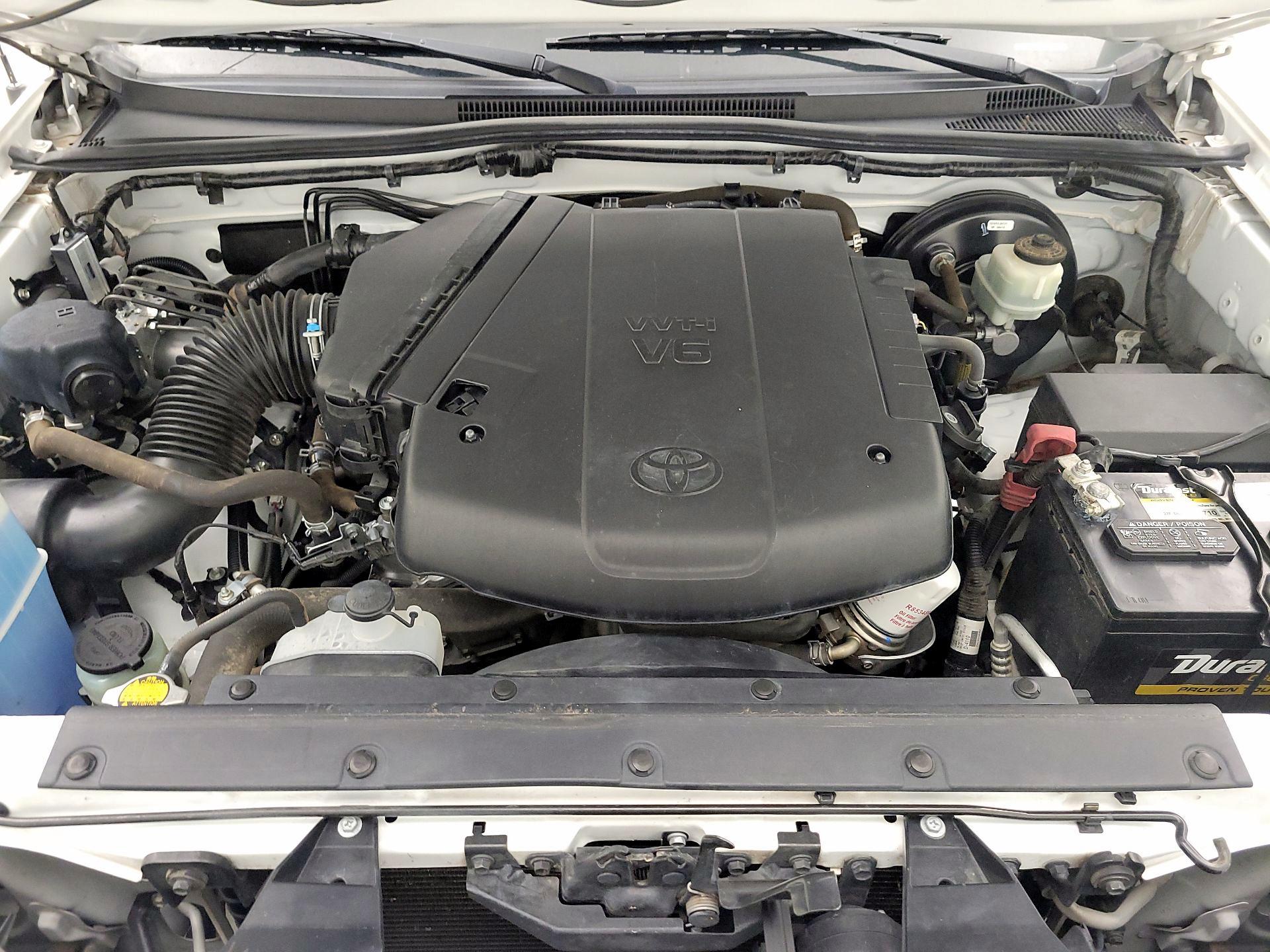 Thumbnail: 2015 Toyota Tacoma - 17