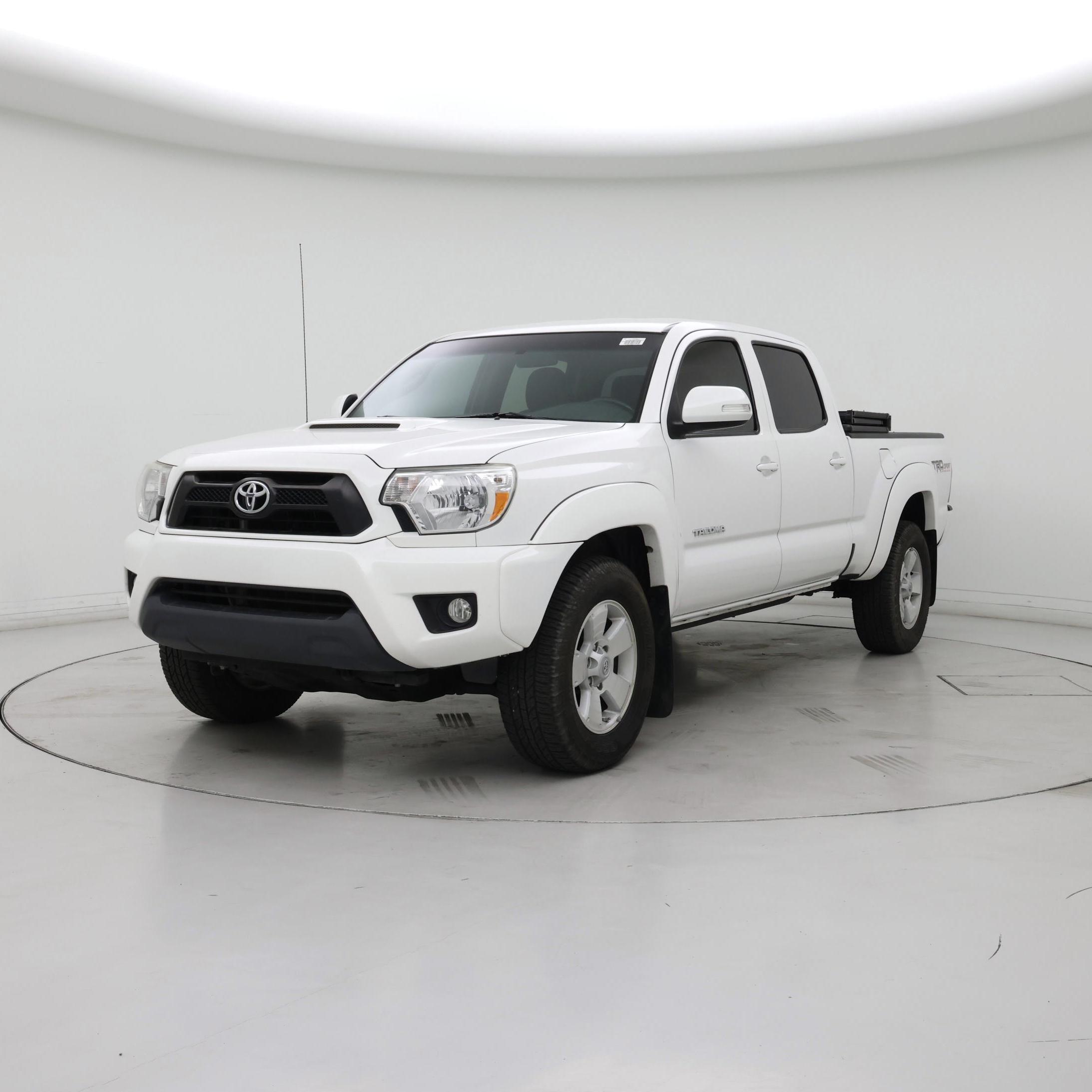 Thumbnail: 2015 Toyota Tacoma - 4