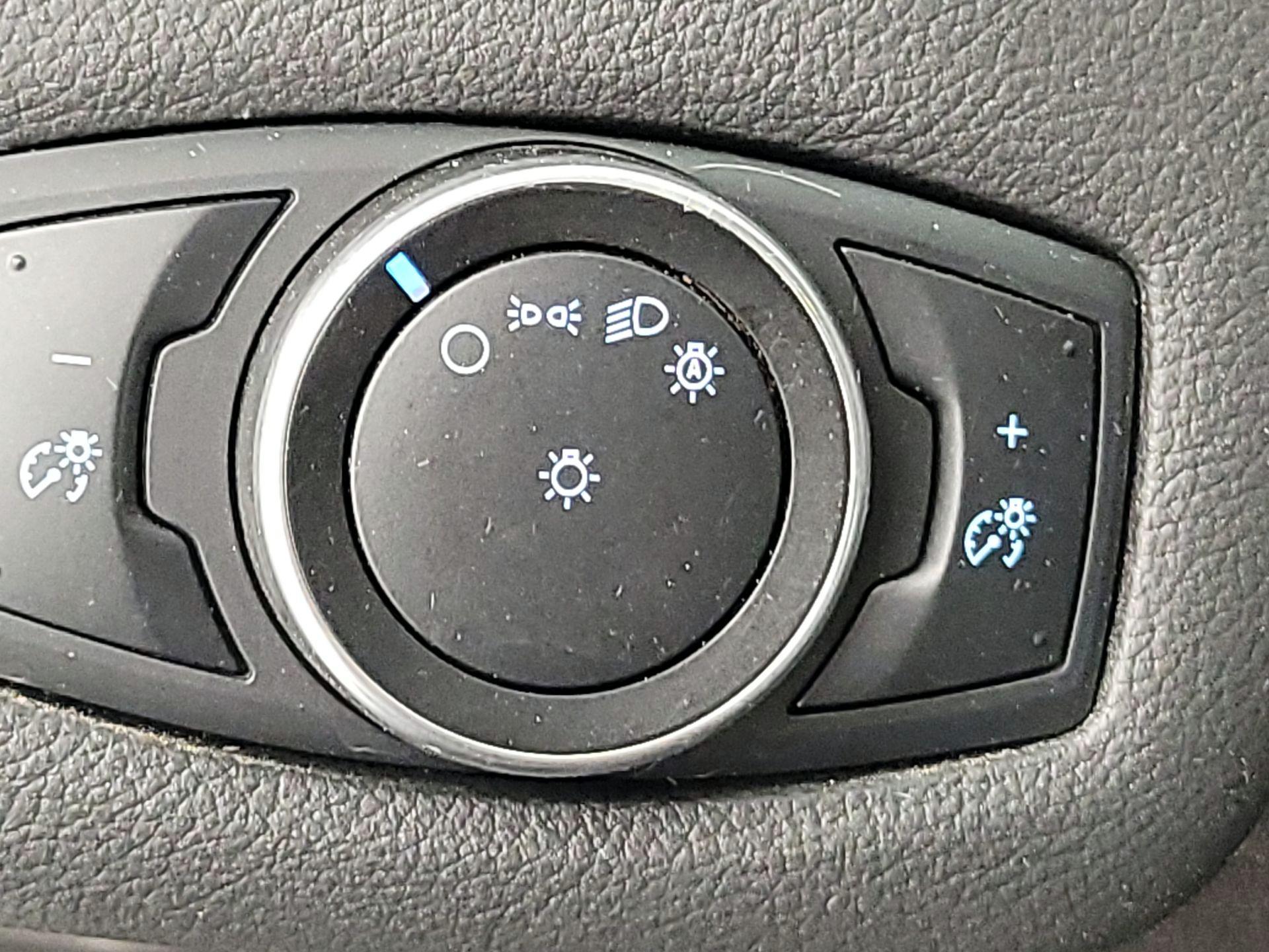 Thumbnail: 2016 Ford Escape - 13