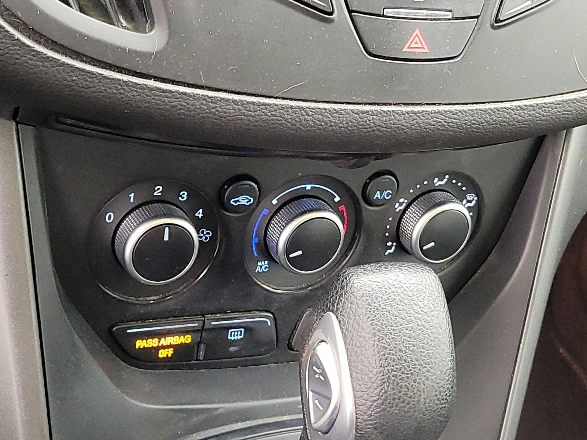 Thumbnail: 2016 Ford Escape - 16