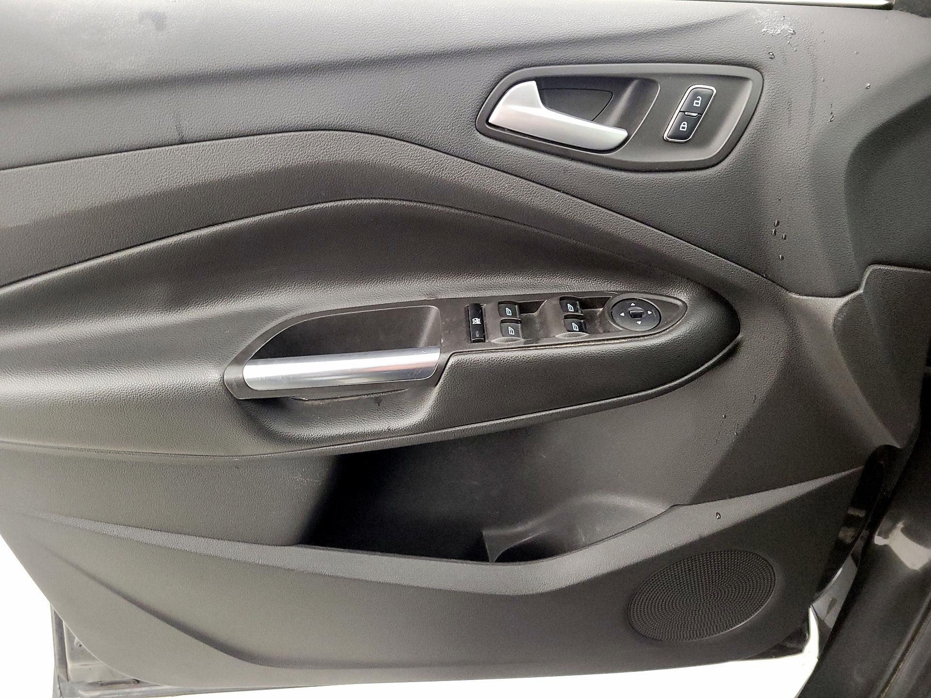 Thumbnail: 2016 Ford Escape - 12