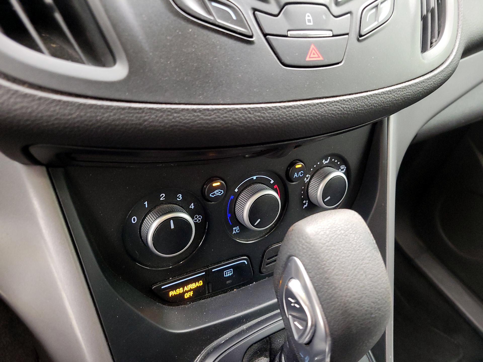 Thumbnail: 2016 Ford Escape - 14