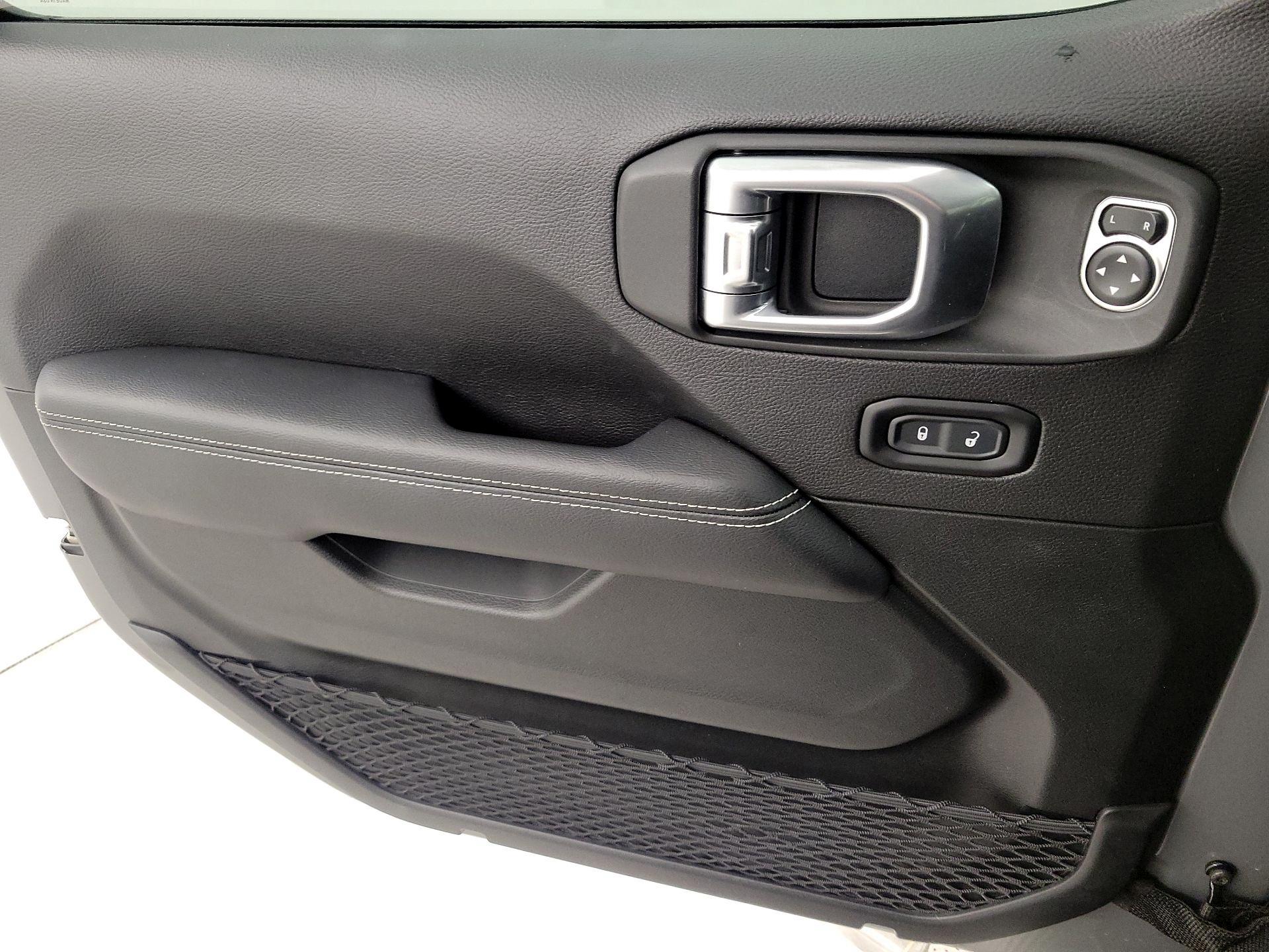 Thumbnail: 2020 Jeep Wrangler - 12