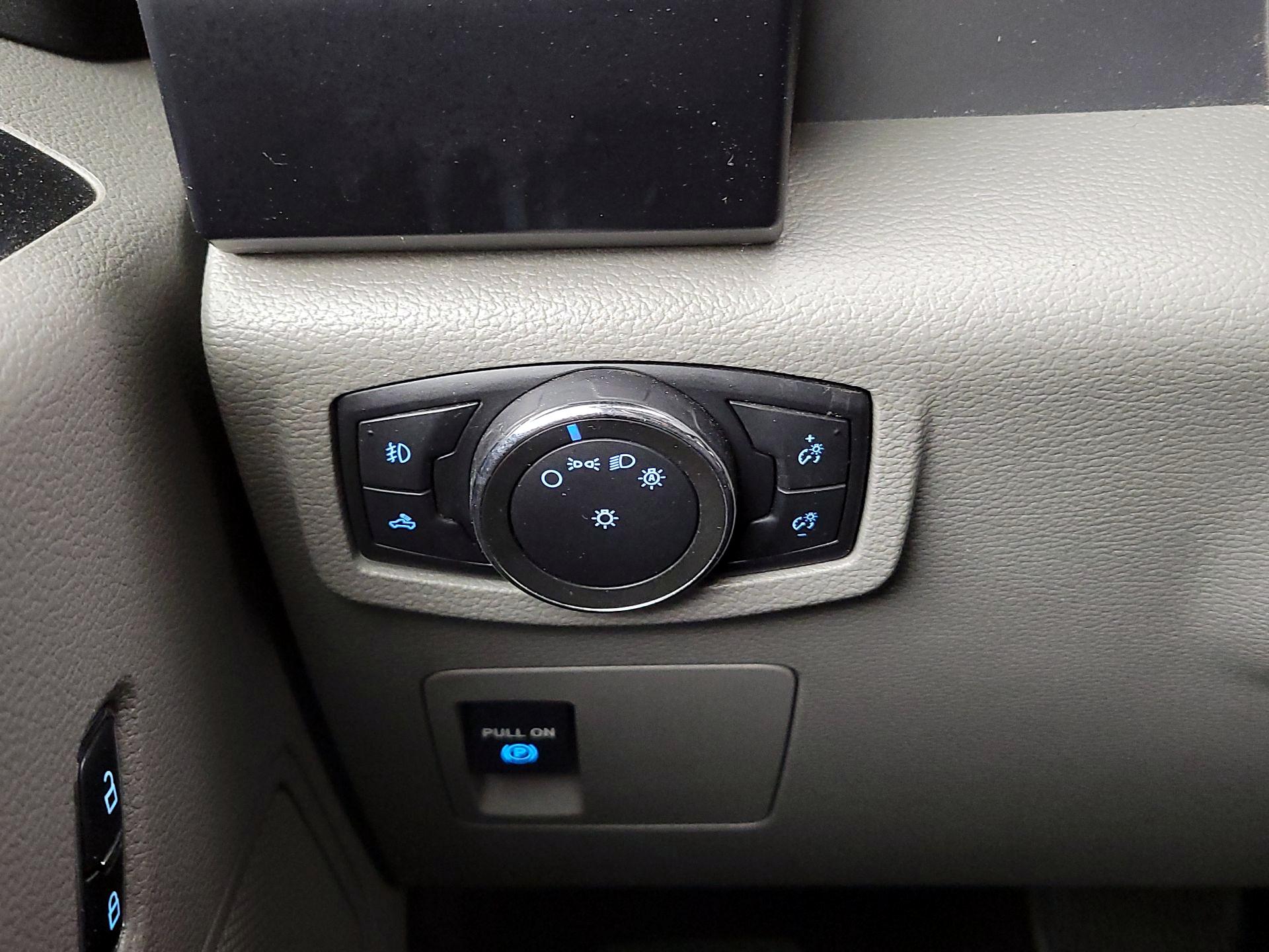 Thumbnail: 2016 Ford F-150 - 13