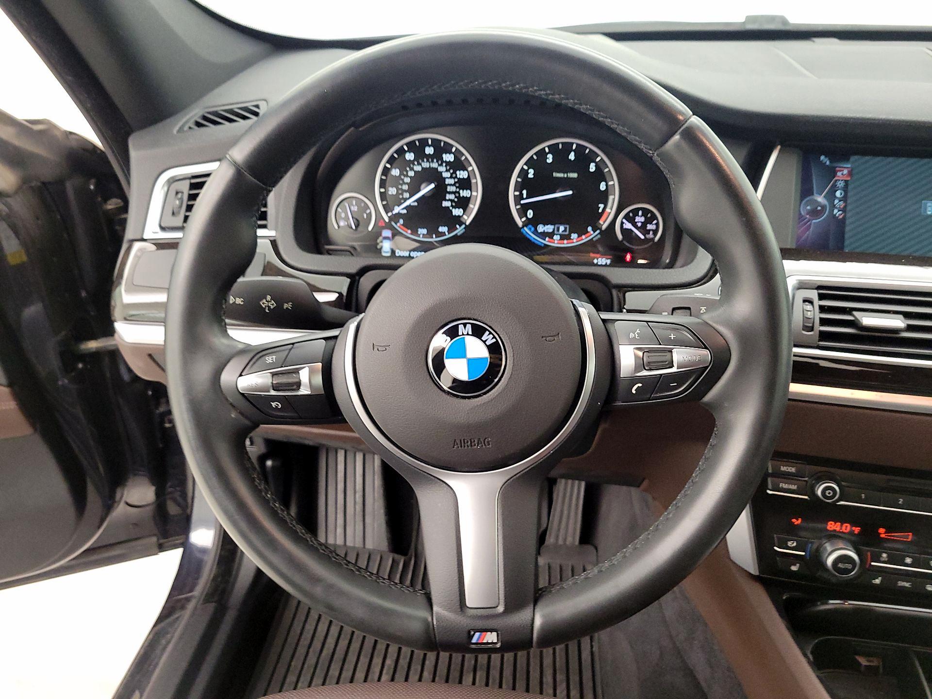 Thumbnail: 2014 BMW 5 Series - 10