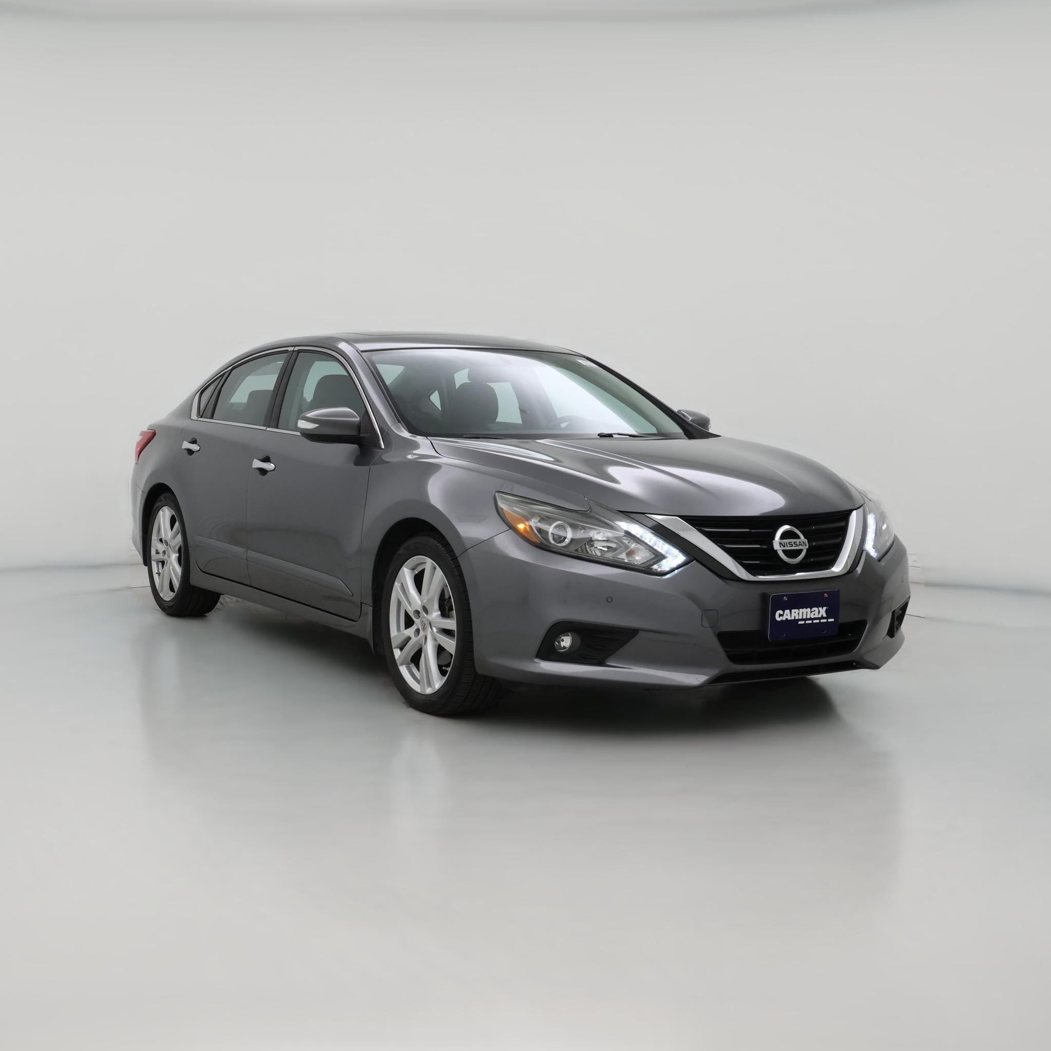 Thumbnail: 2017 Nissan Altima - 1