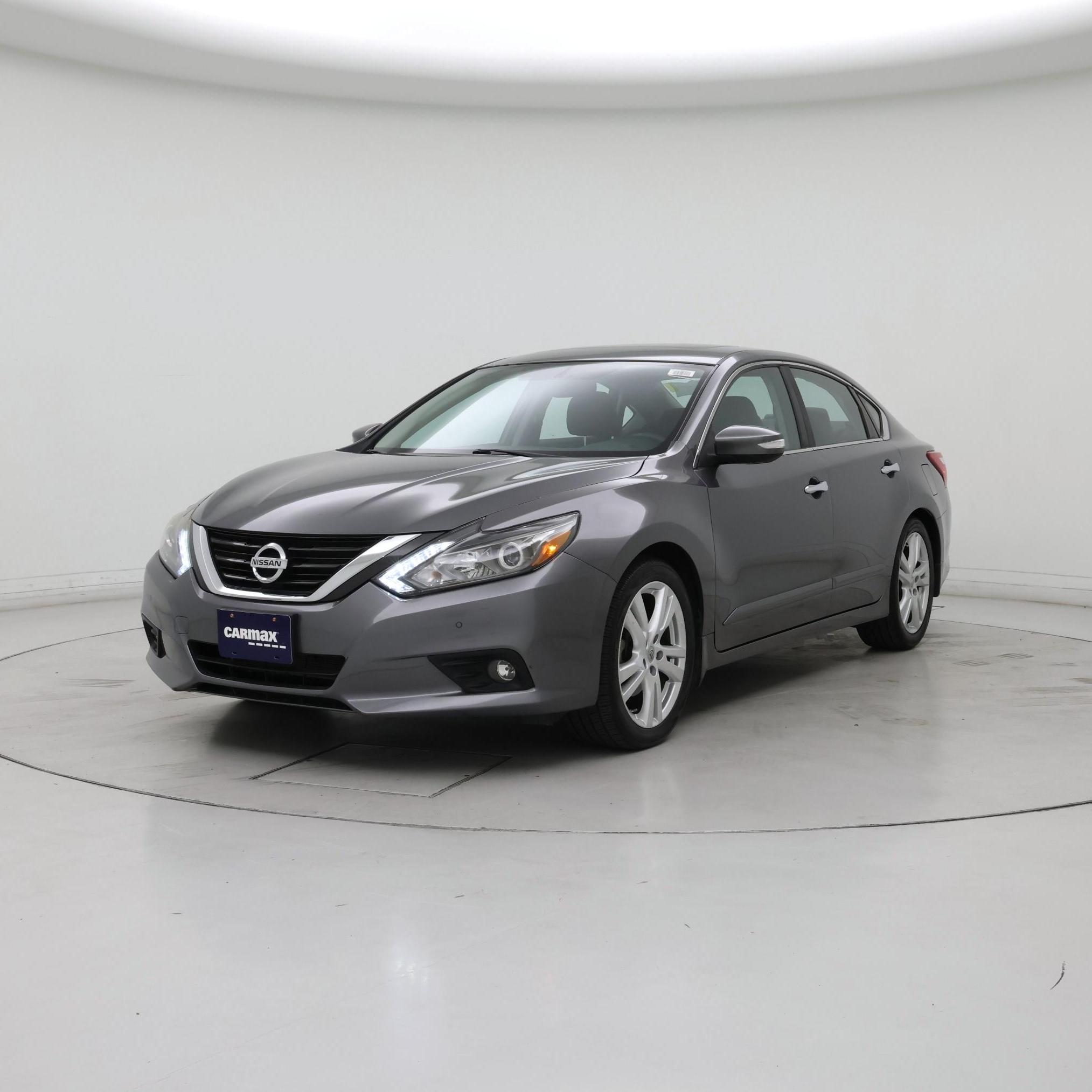 Thumbnail: 2017 Nissan Altima - 4