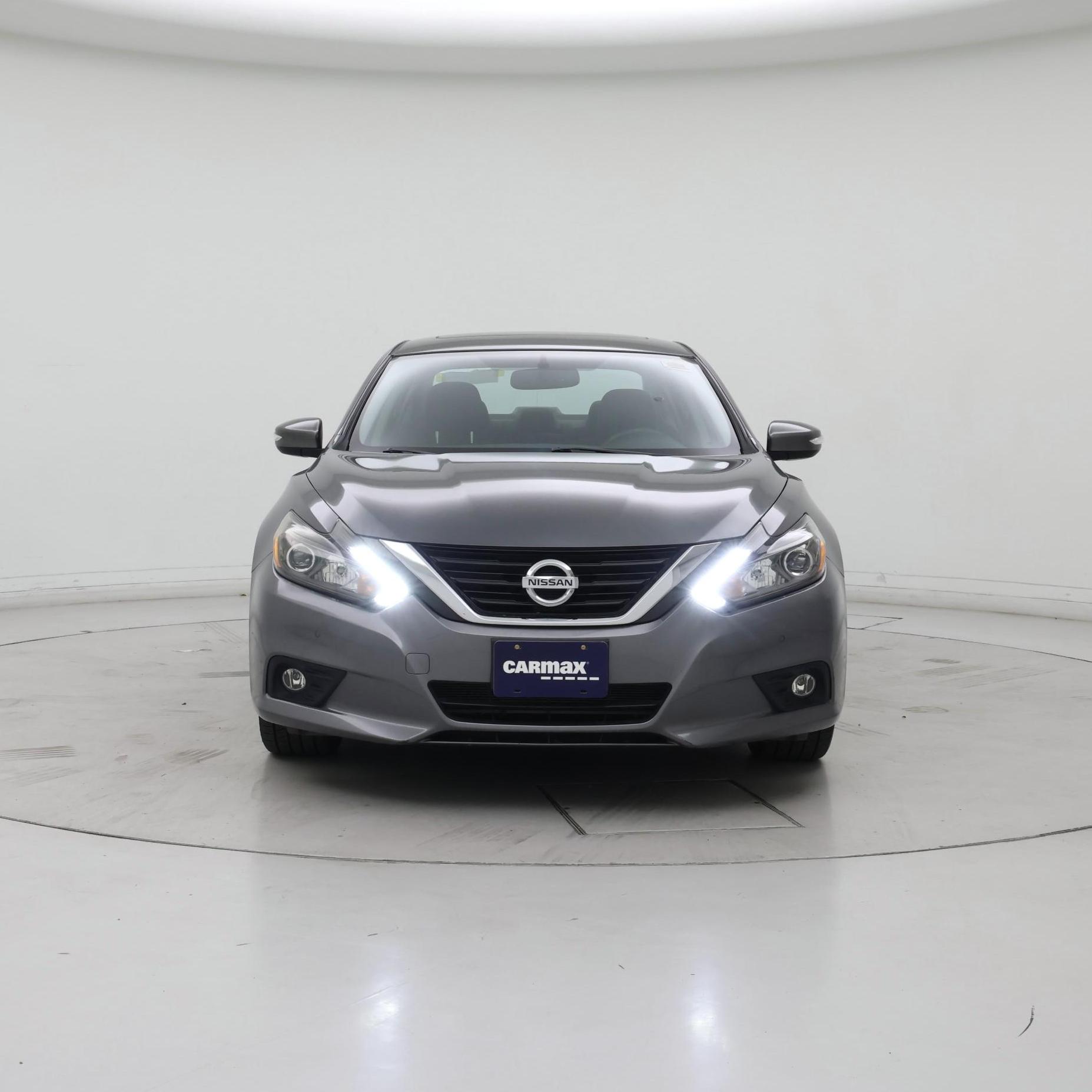 Thumbnail: 2017 Nissan Altima - 5
