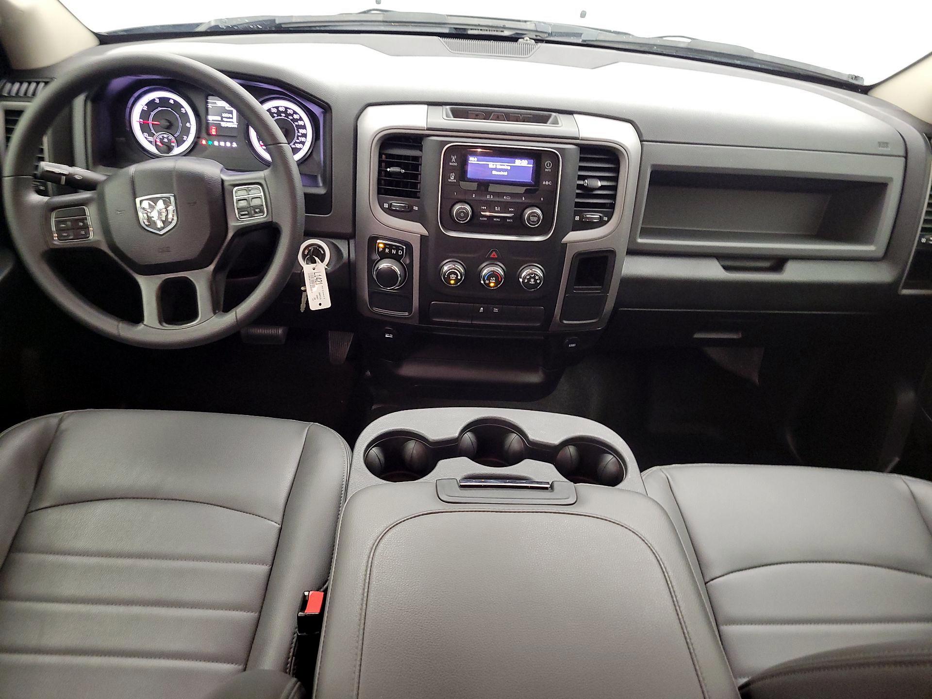 Thumbnail: 2020 RAM 1500 Classic - 9
