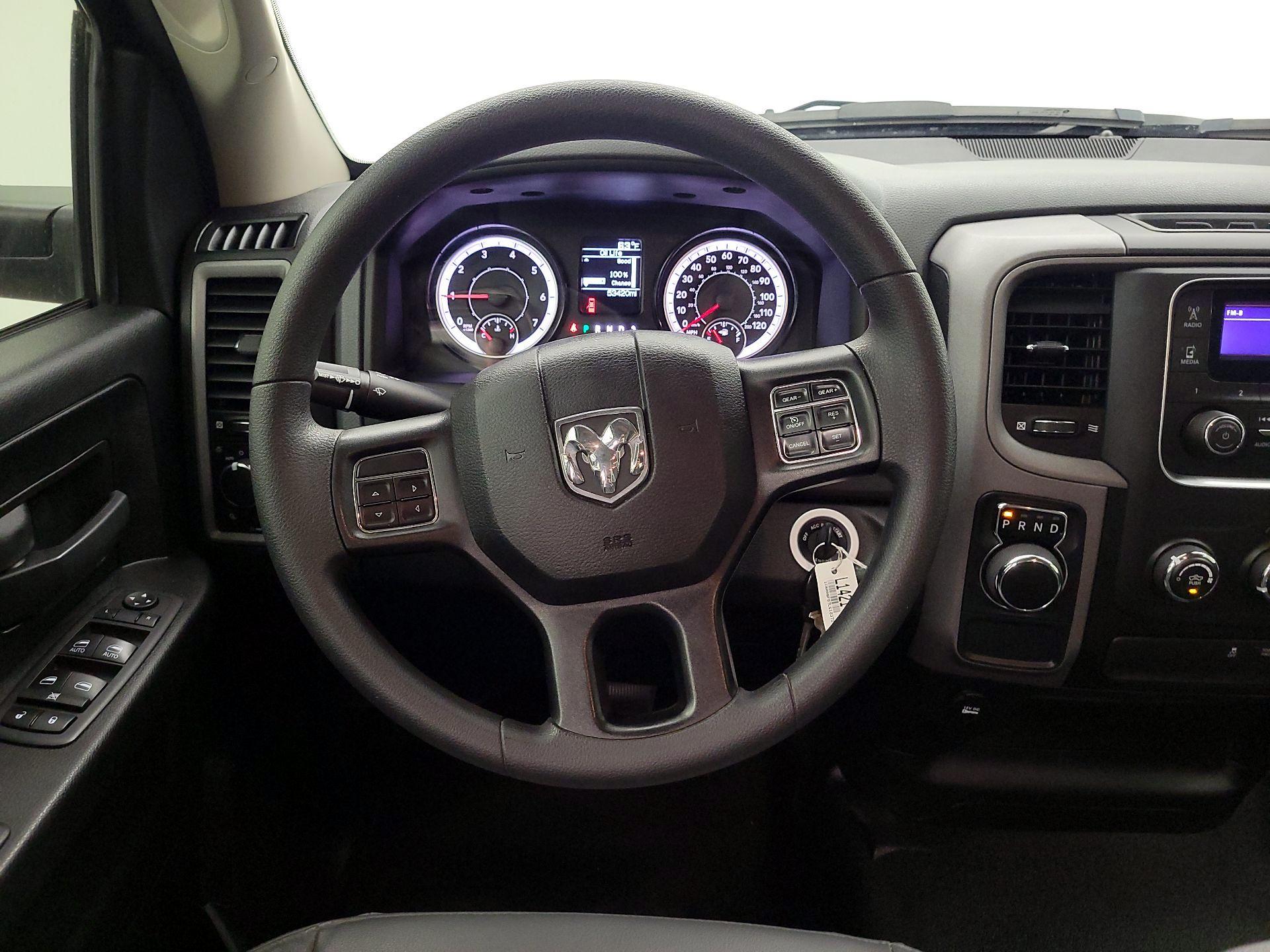 Thumbnail: 2020 RAM 1500 Classic - 10