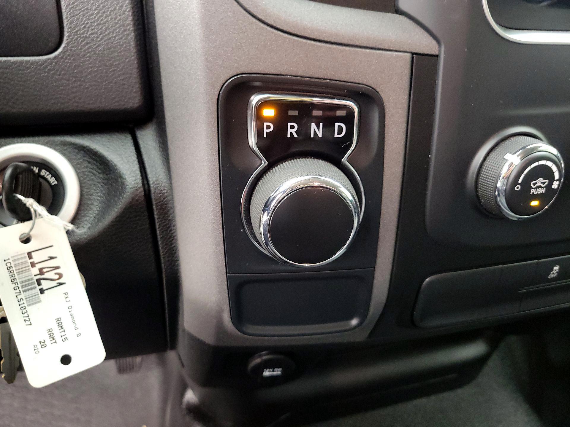 Thumbnail: 2020 RAM 1500 Classic - 15