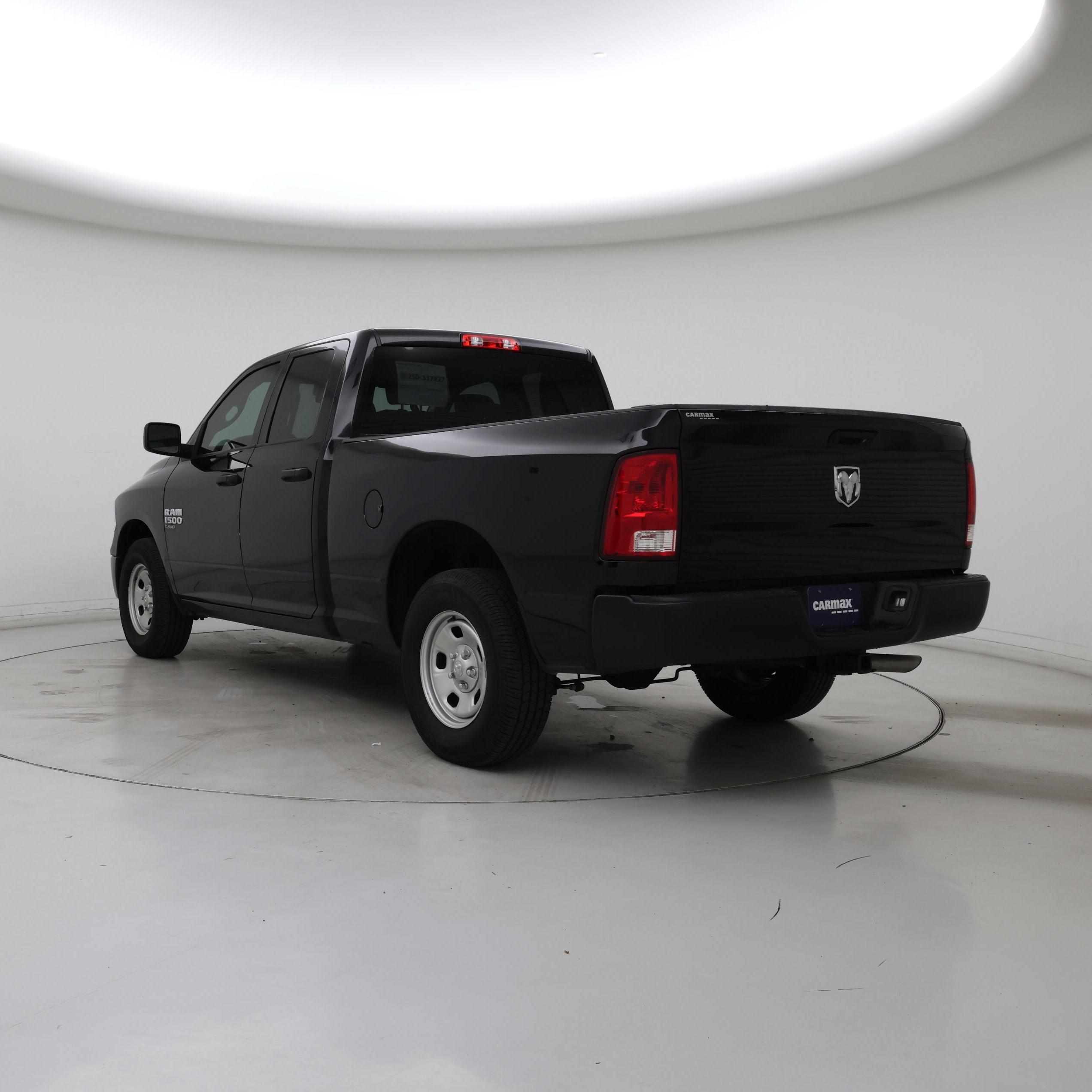 Thumbnail: 2020 RAM 1500 Classic - 2