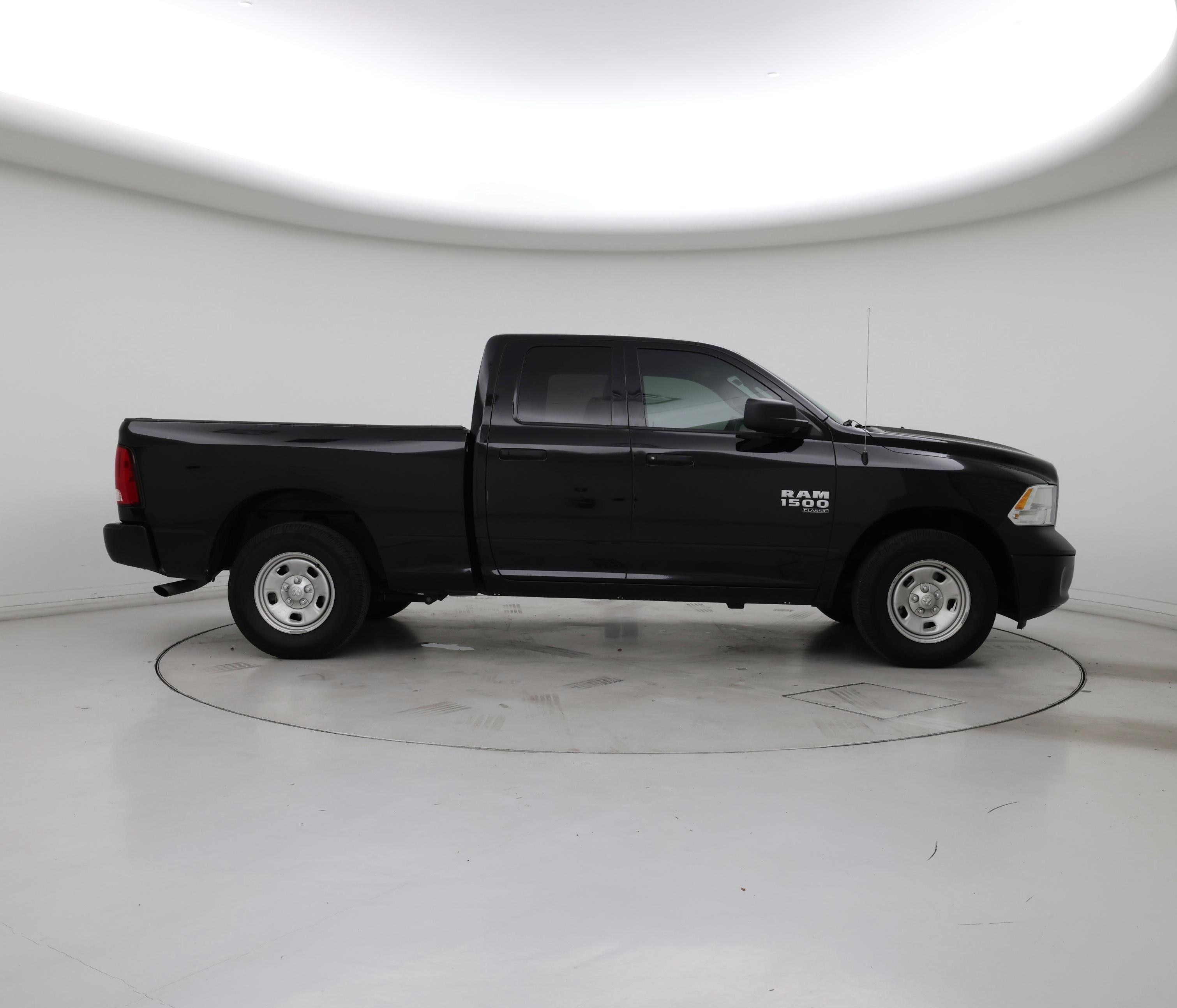 Thumbnail: 2020 RAM 1500 Classic - 7