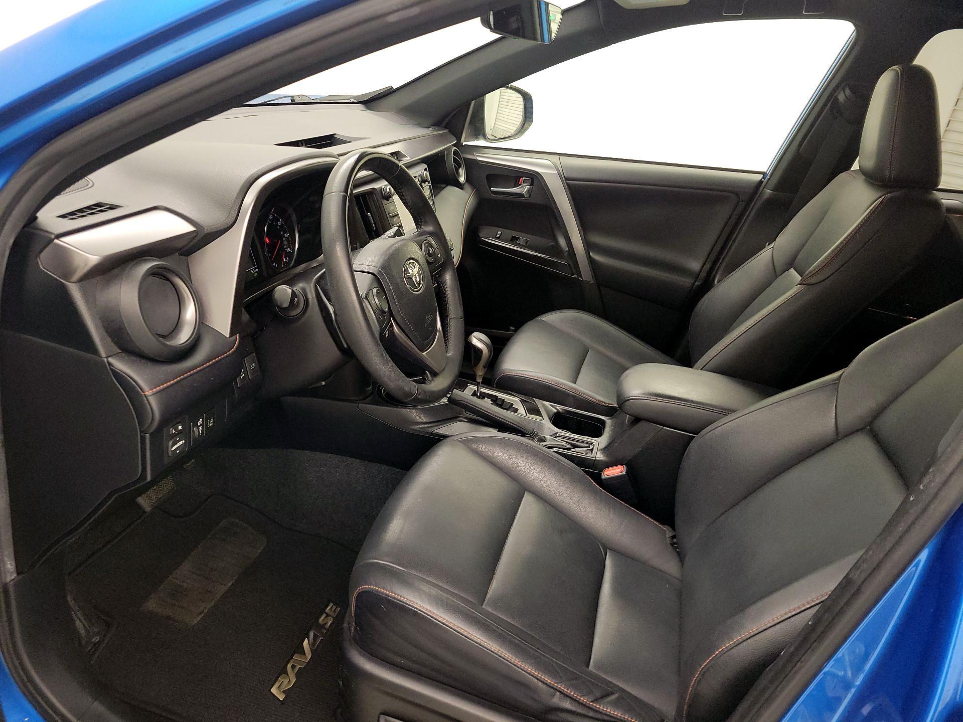 Thumbnail: 2018 Toyota RAV4 - 11
