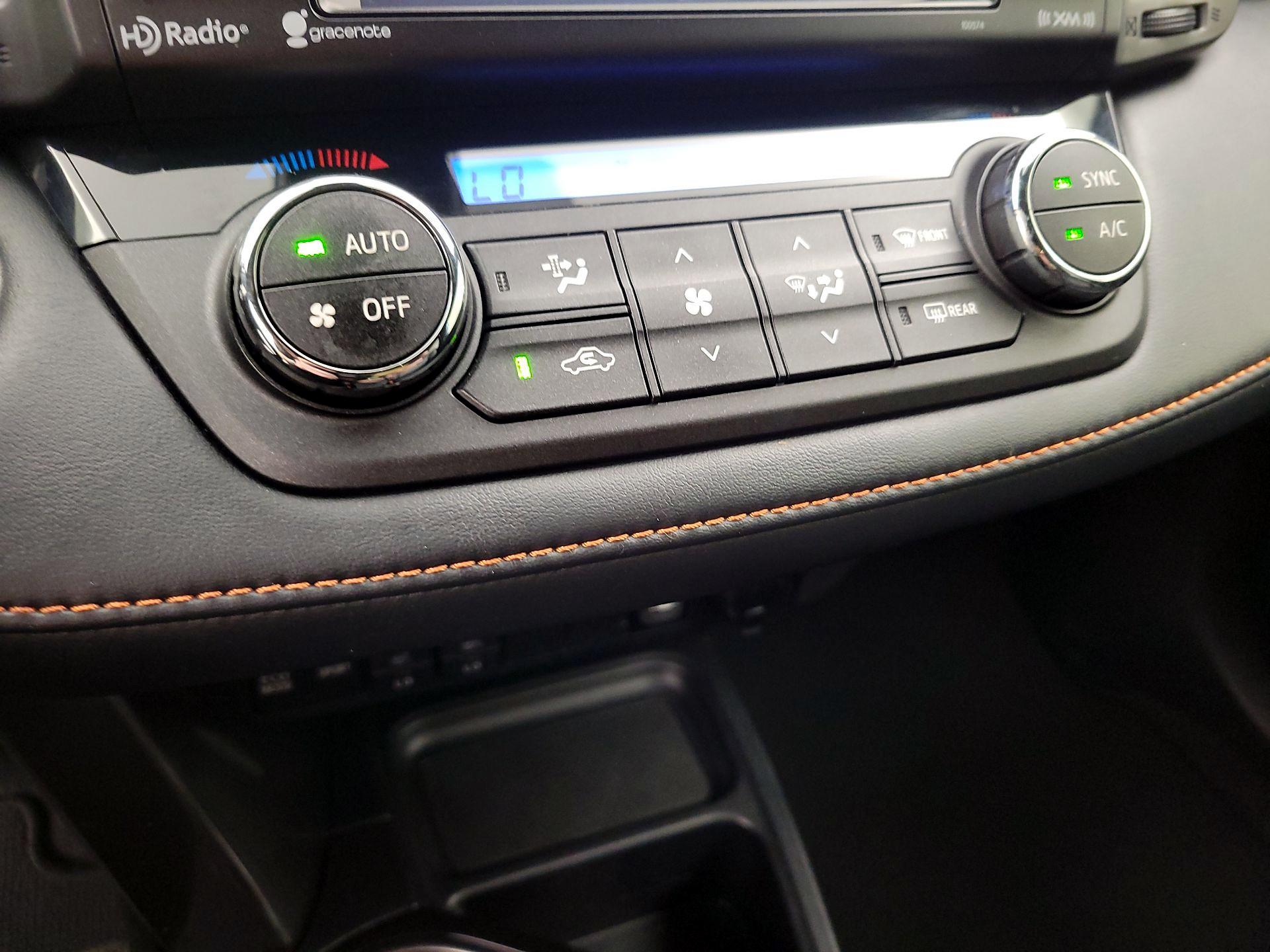 Thumbnail: 2018 Toyota RAV4 - 14