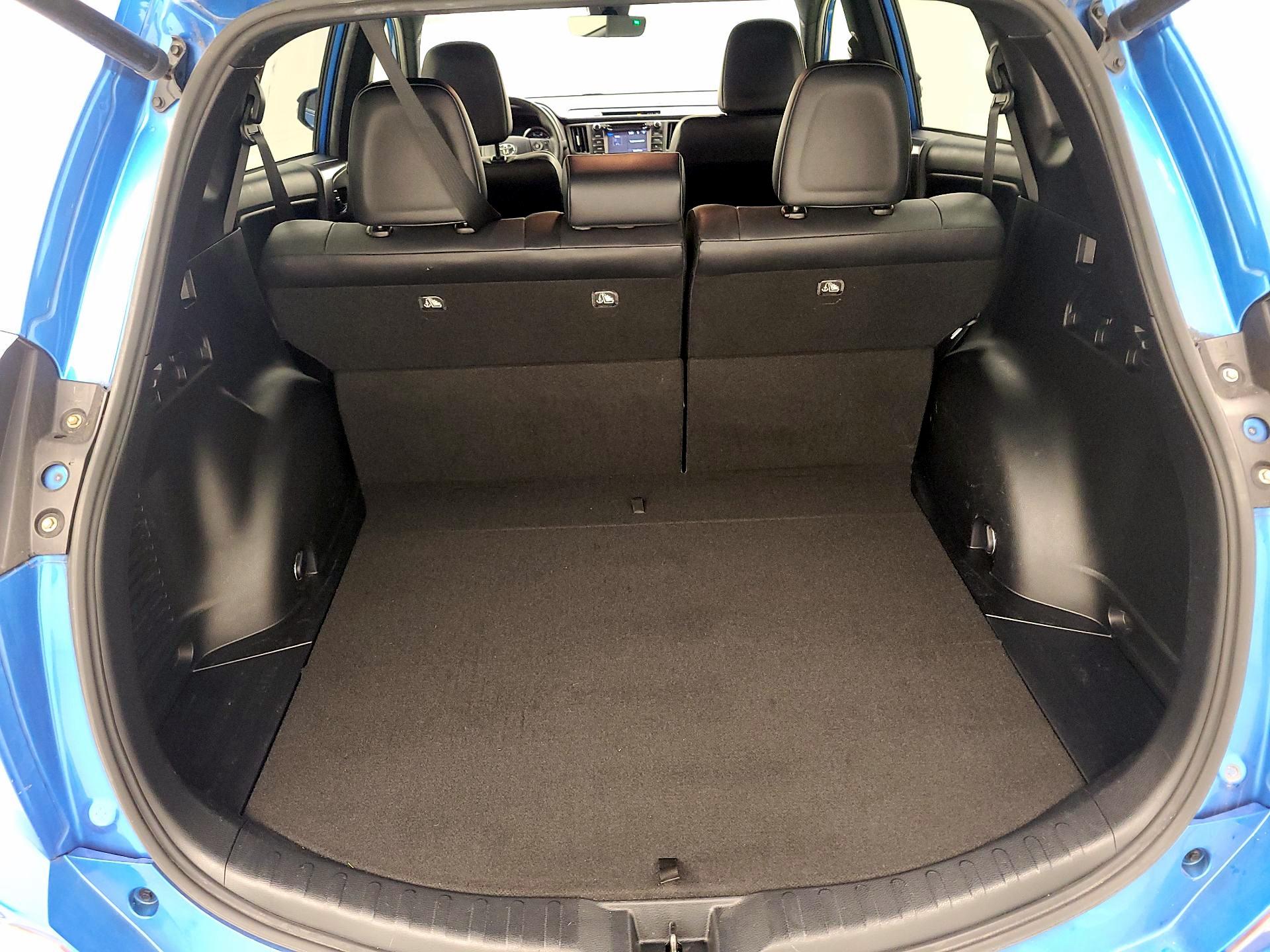 Thumbnail: 2018 Toyota RAV4 - 16