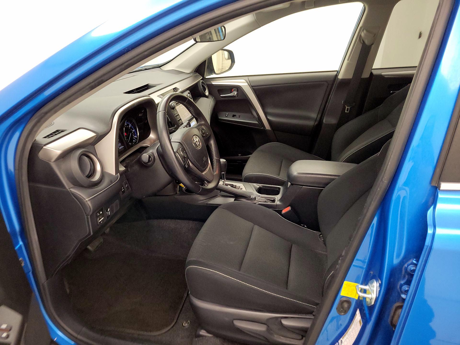 Thumbnail: 2016 Toyota RAV4 - 11