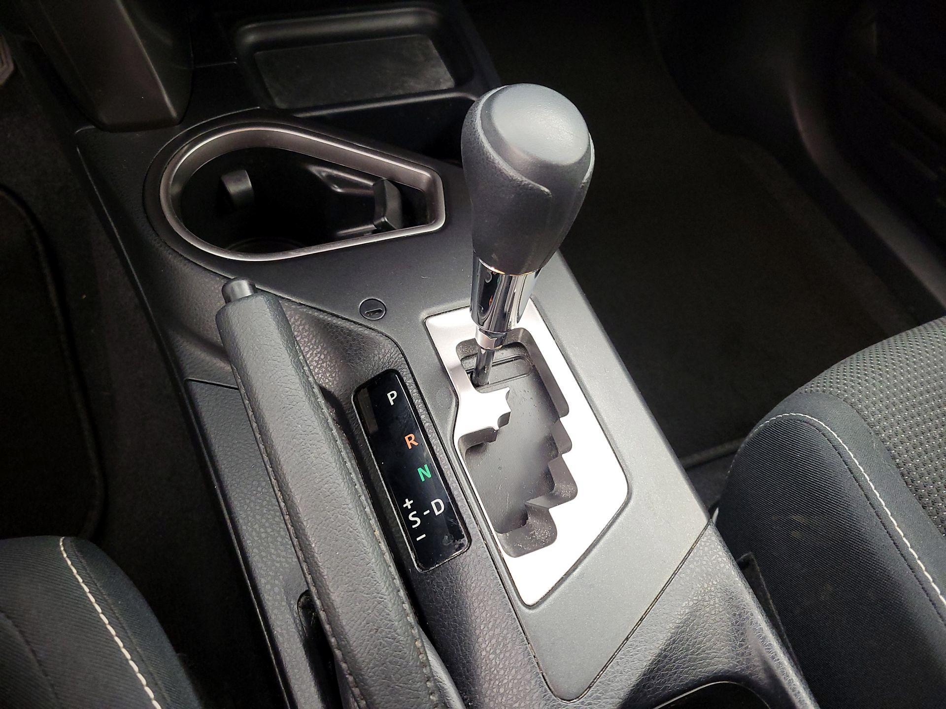Thumbnail: 2016 Toyota RAV4 - 15