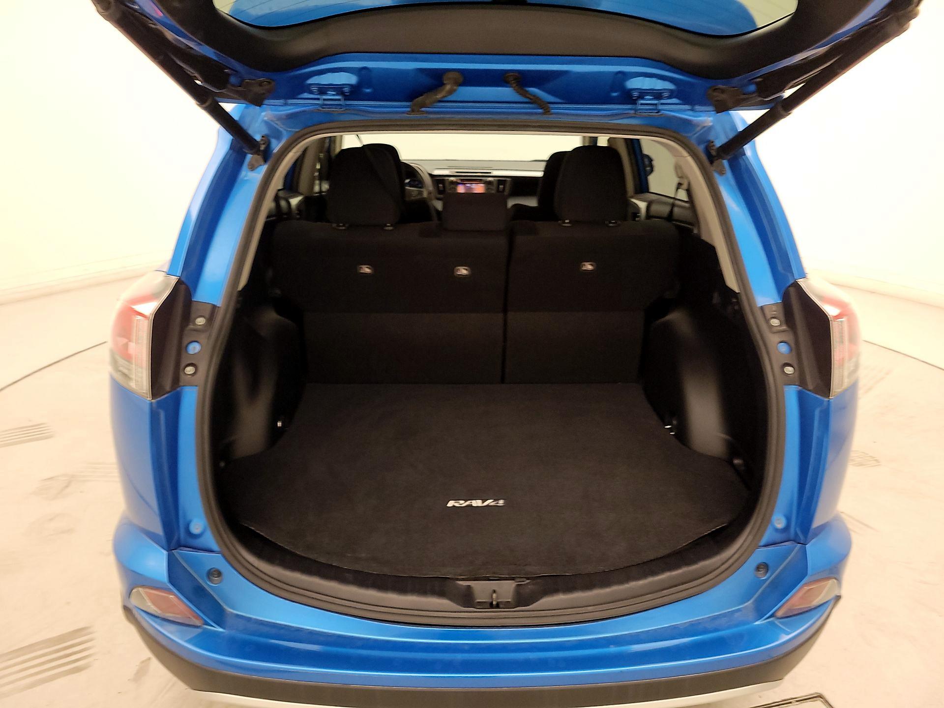 Thumbnail: 2016 Toyota RAV4 - 16
