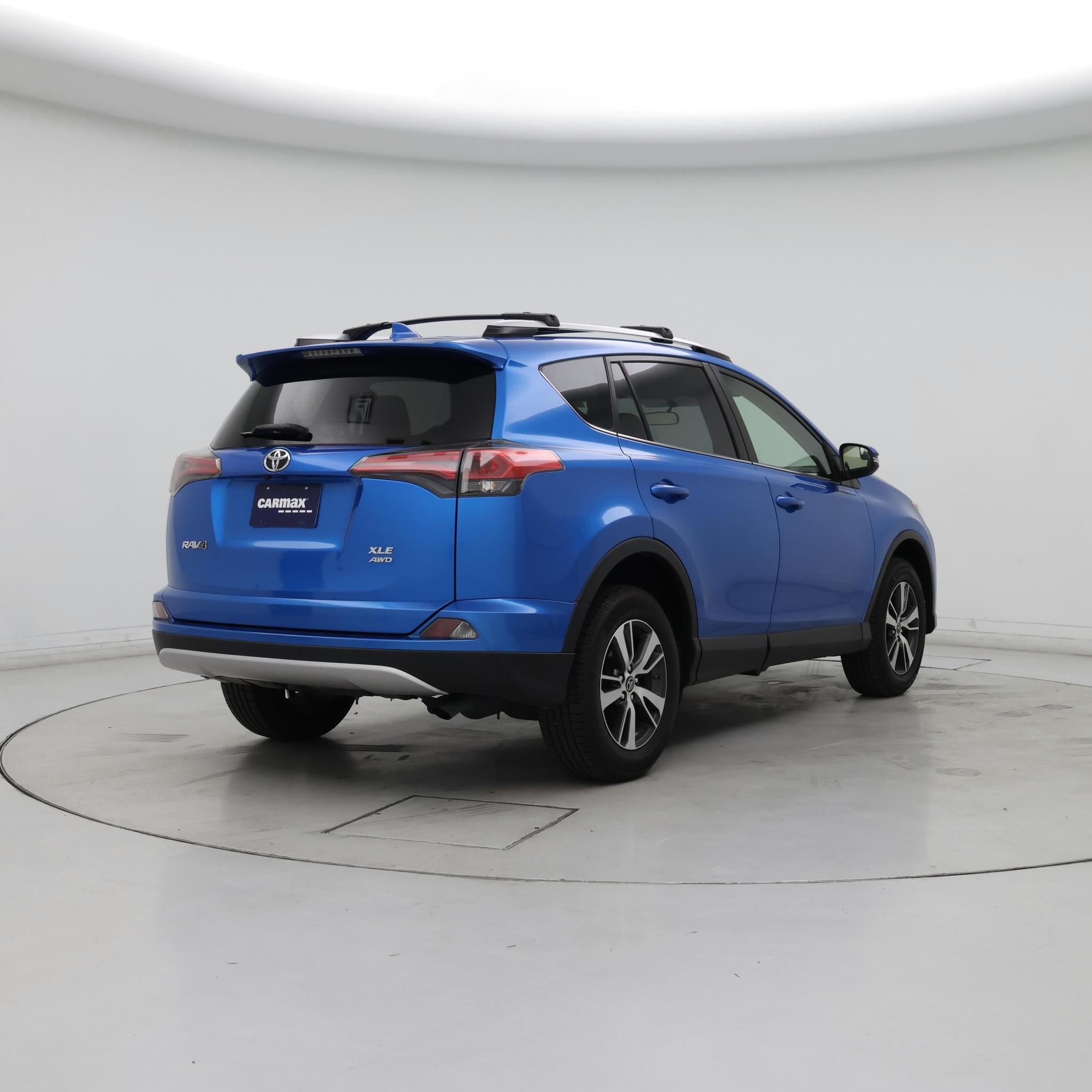 Thumbnail: 2016 Toyota RAV4 - 8