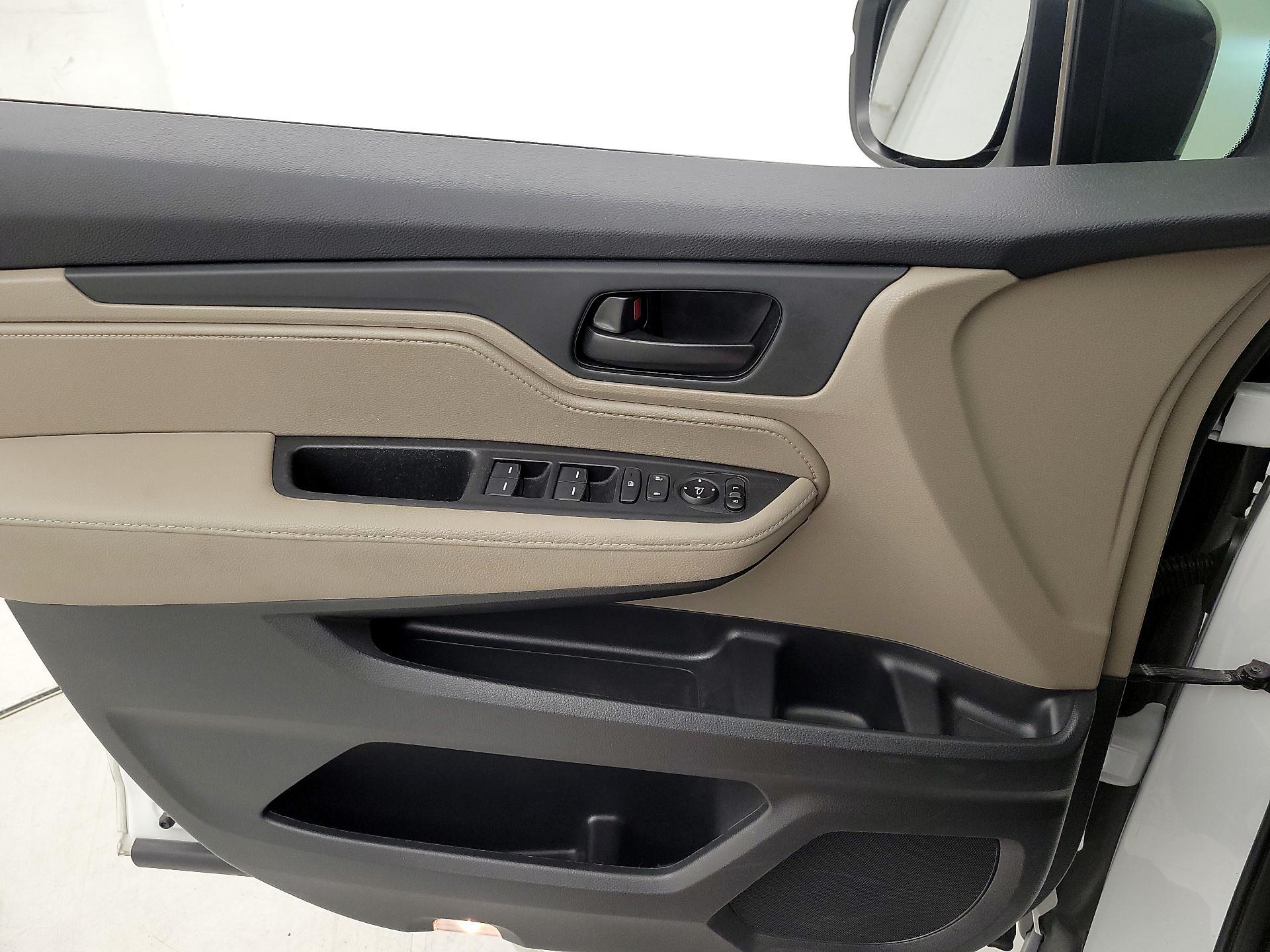 Thumbnail: 2021 Honda Odyssey - 12