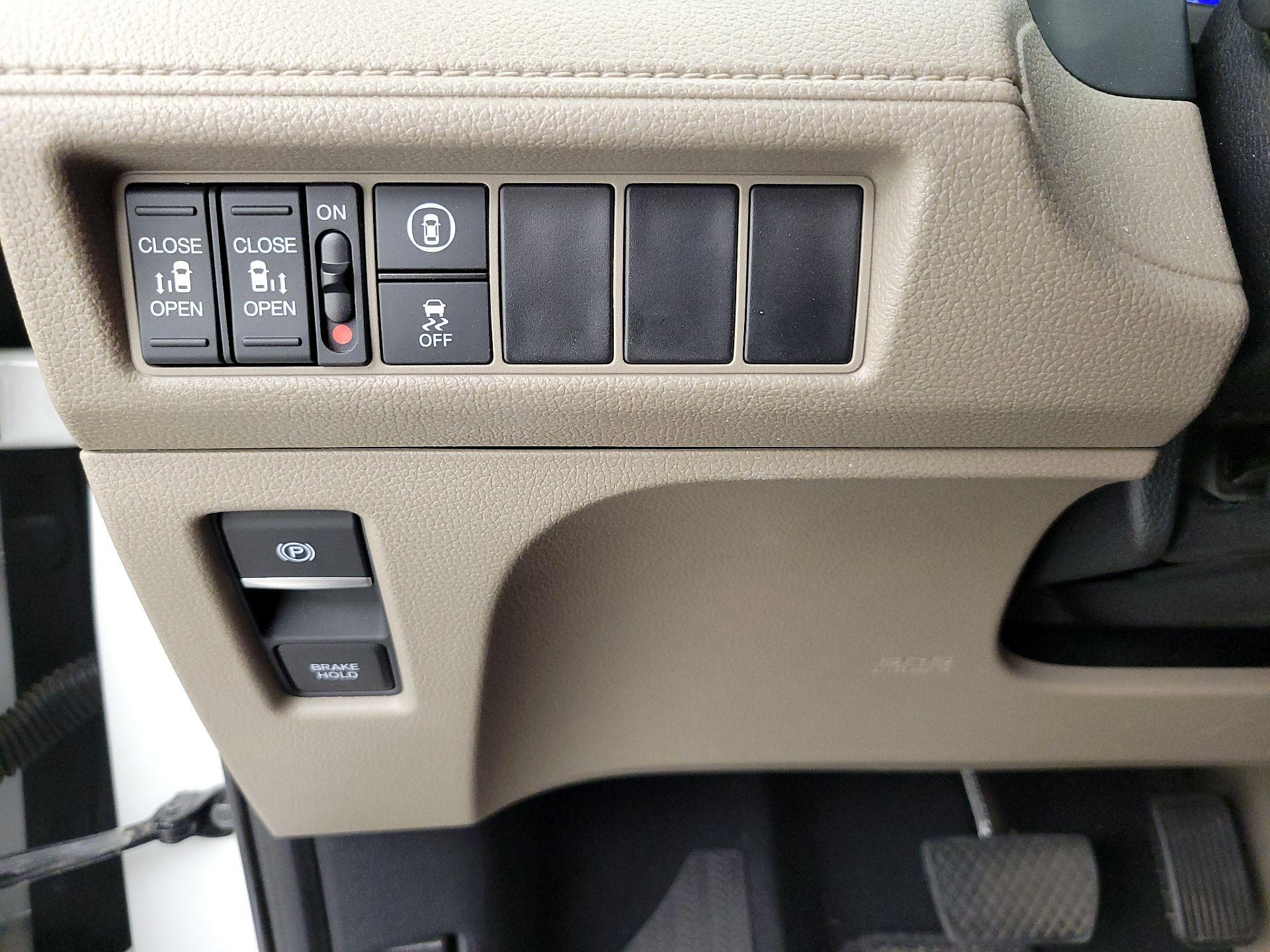 Thumbnail: 2021 Honda Odyssey - 13