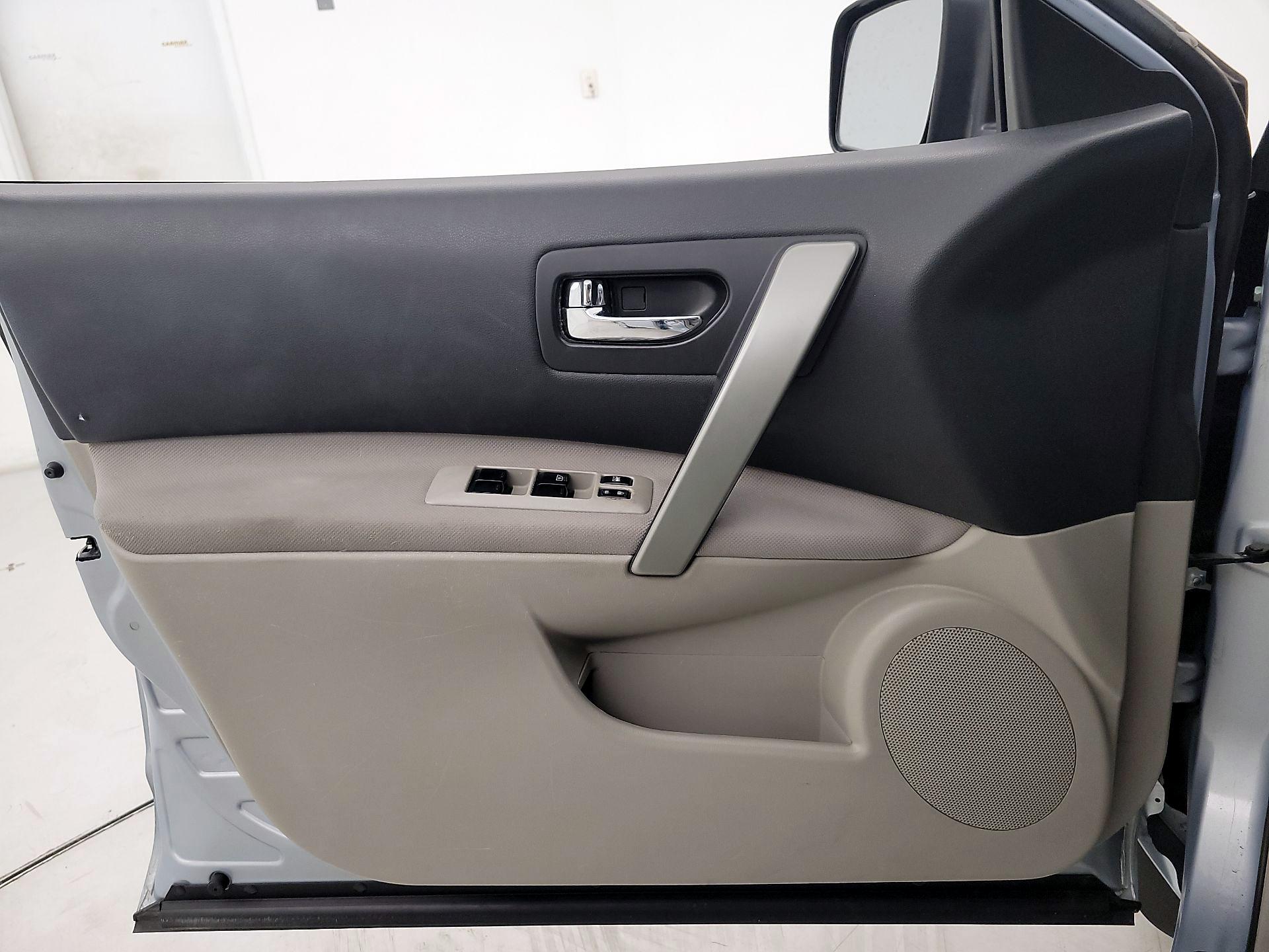 Thumbnail: 2014 Nissan Rogue - 12