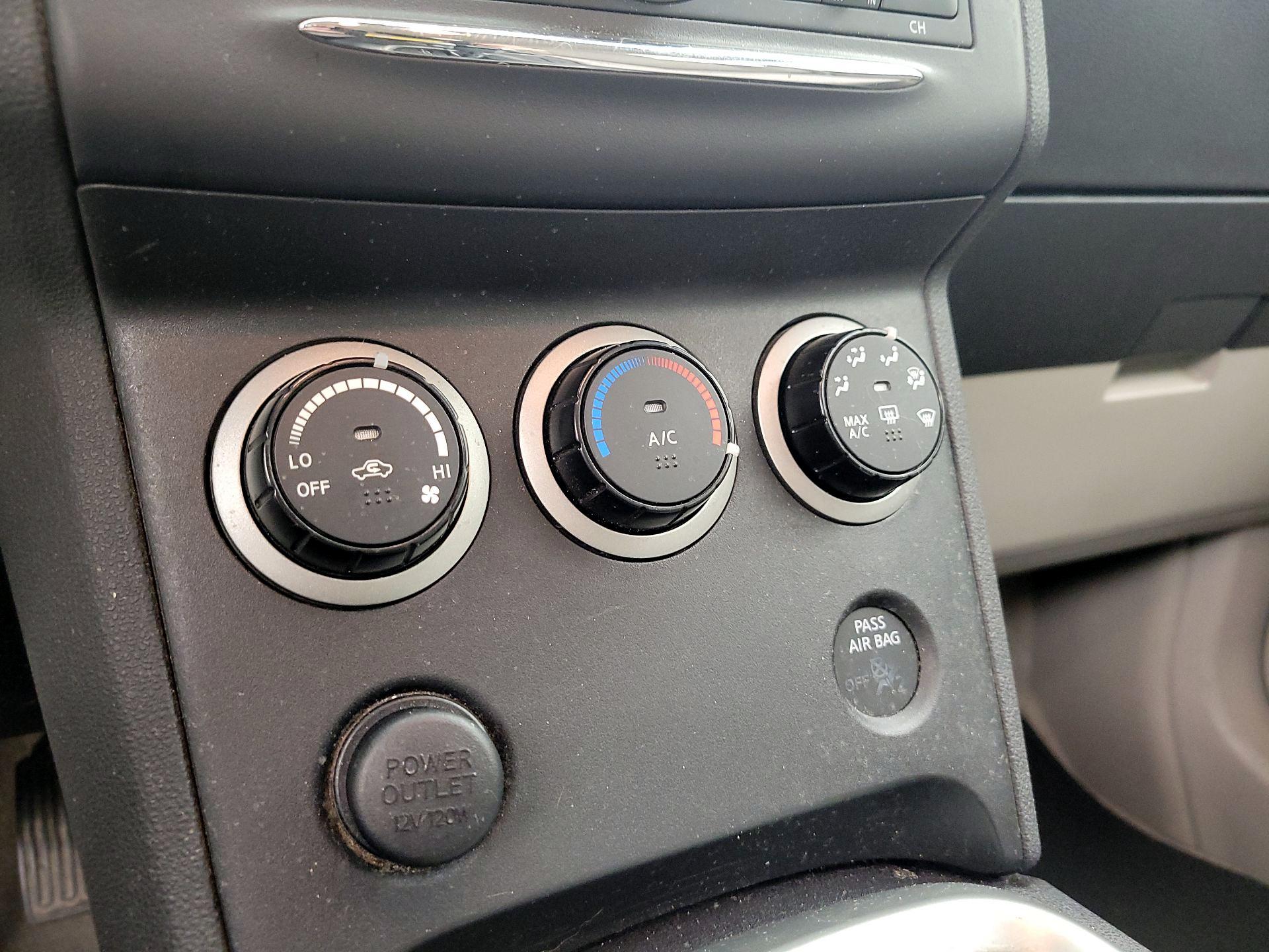 Thumbnail: 2014 Nissan Rogue - 14