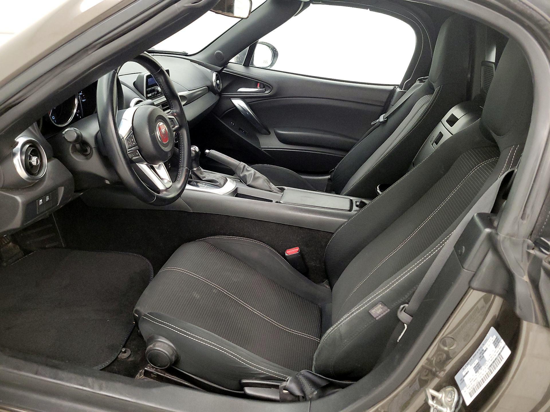 Thumbnail: 2017 Fiat 124 Spider - 11