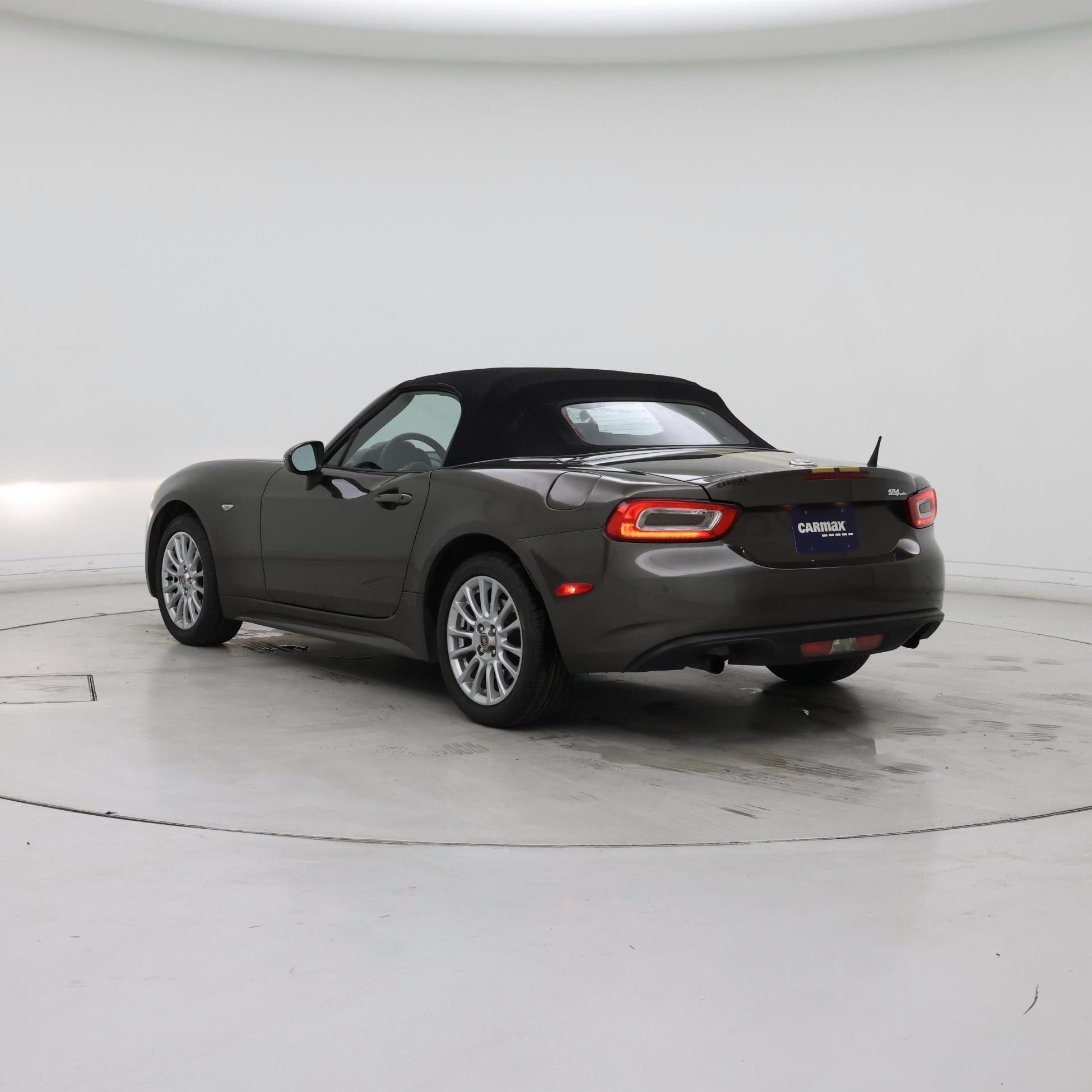 Thumbnail: 2017 Fiat 124 Spider - 2