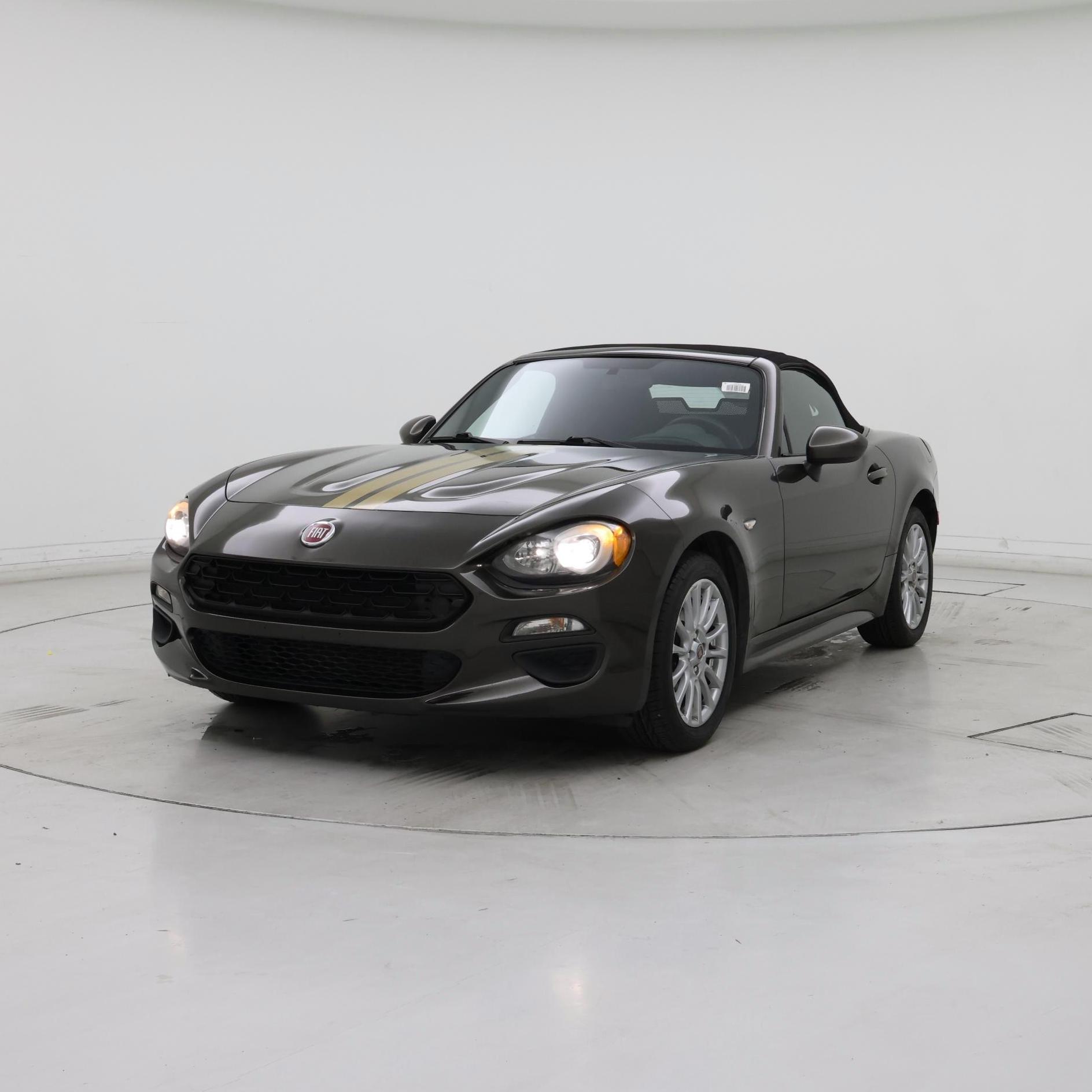 Thumbnail: 2017 Fiat 124 Spider - 4