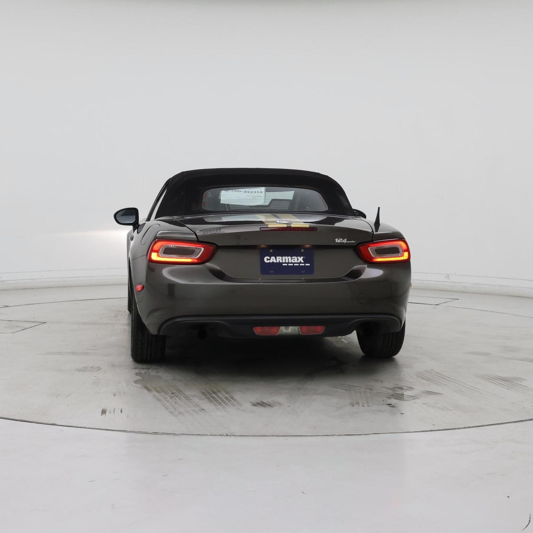 Thumbnail: 2017 Fiat 124 Spider - 6