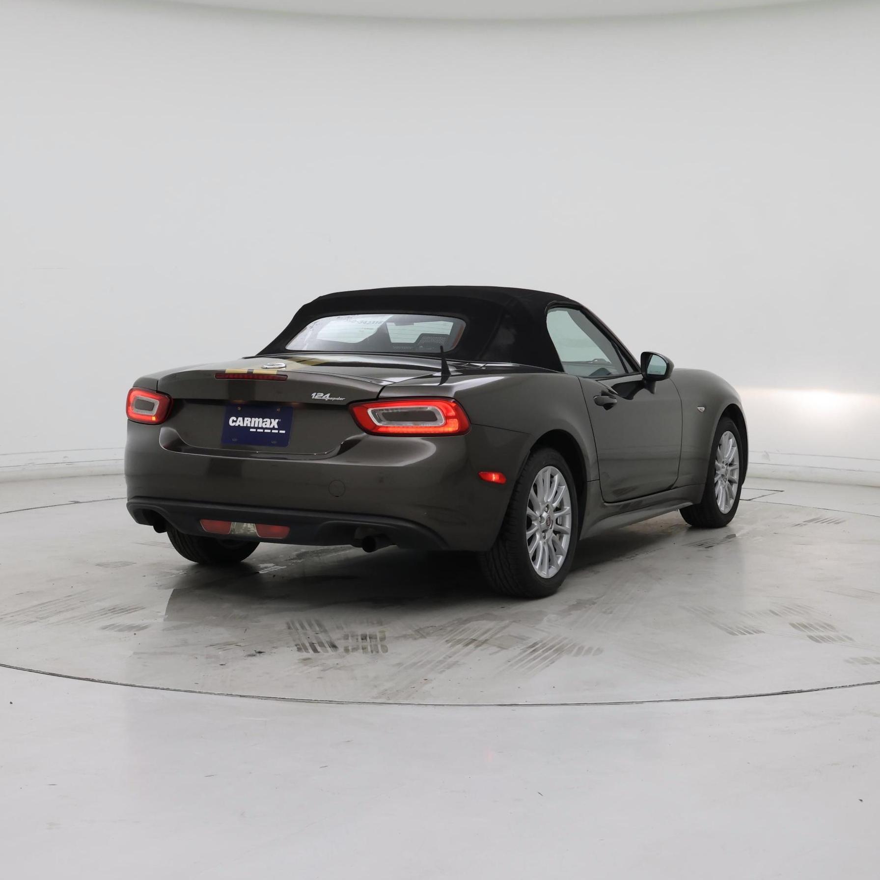 Thumbnail: 2017 Fiat 124 Spider - 8