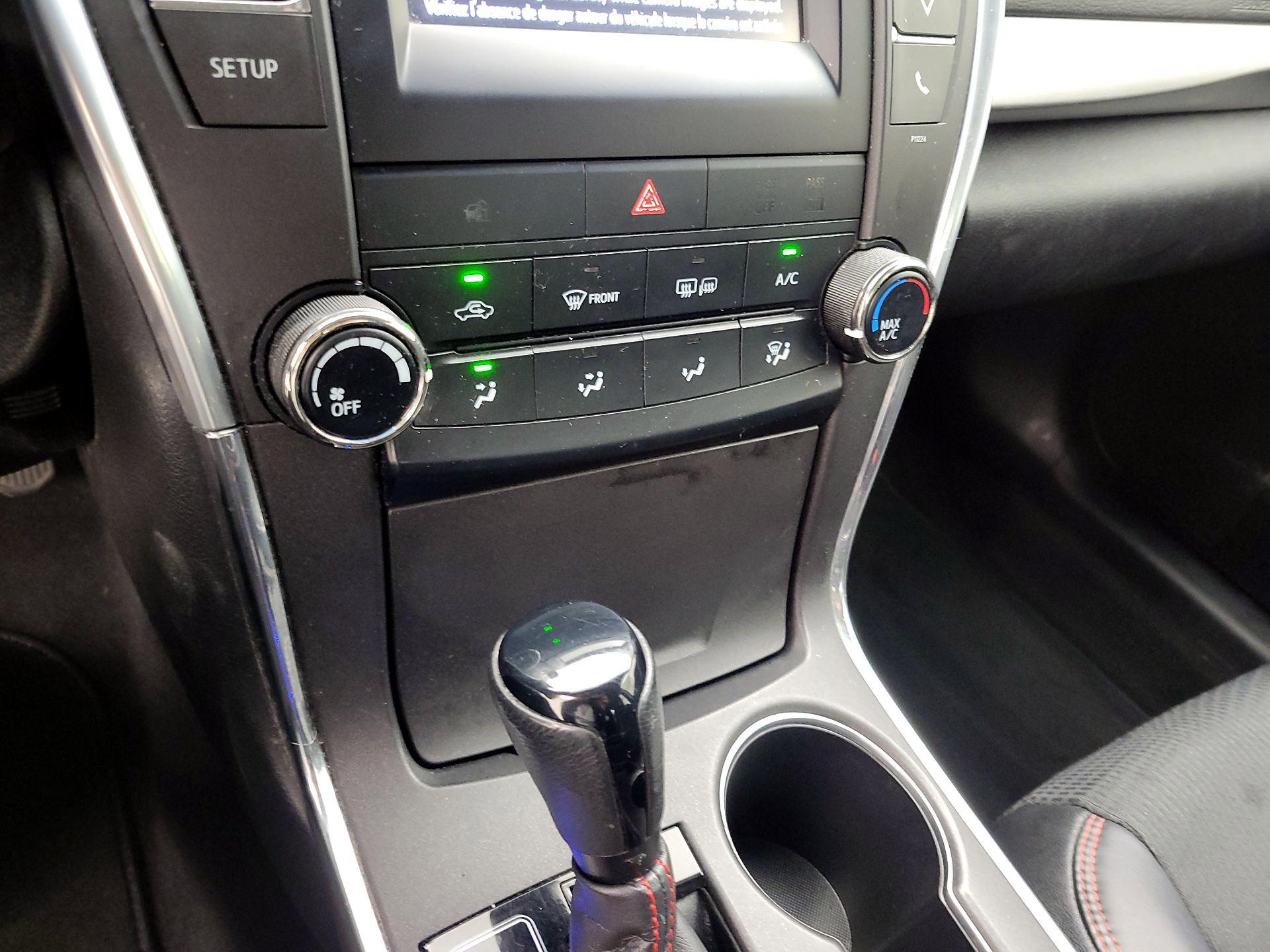 Thumbnail: 2016 Toyota Camry - 14