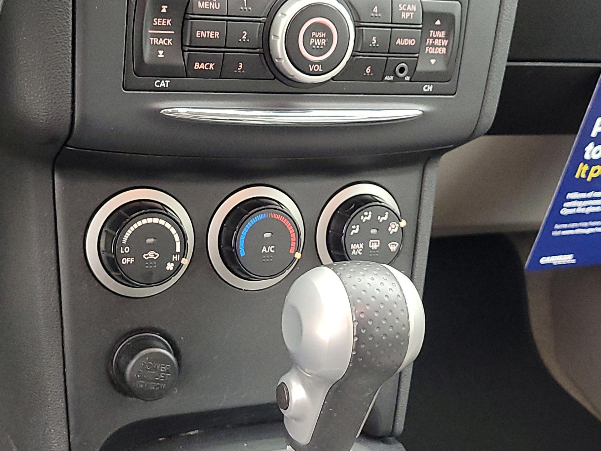 Thumbnail: 2014 Nissan Rogue - 15