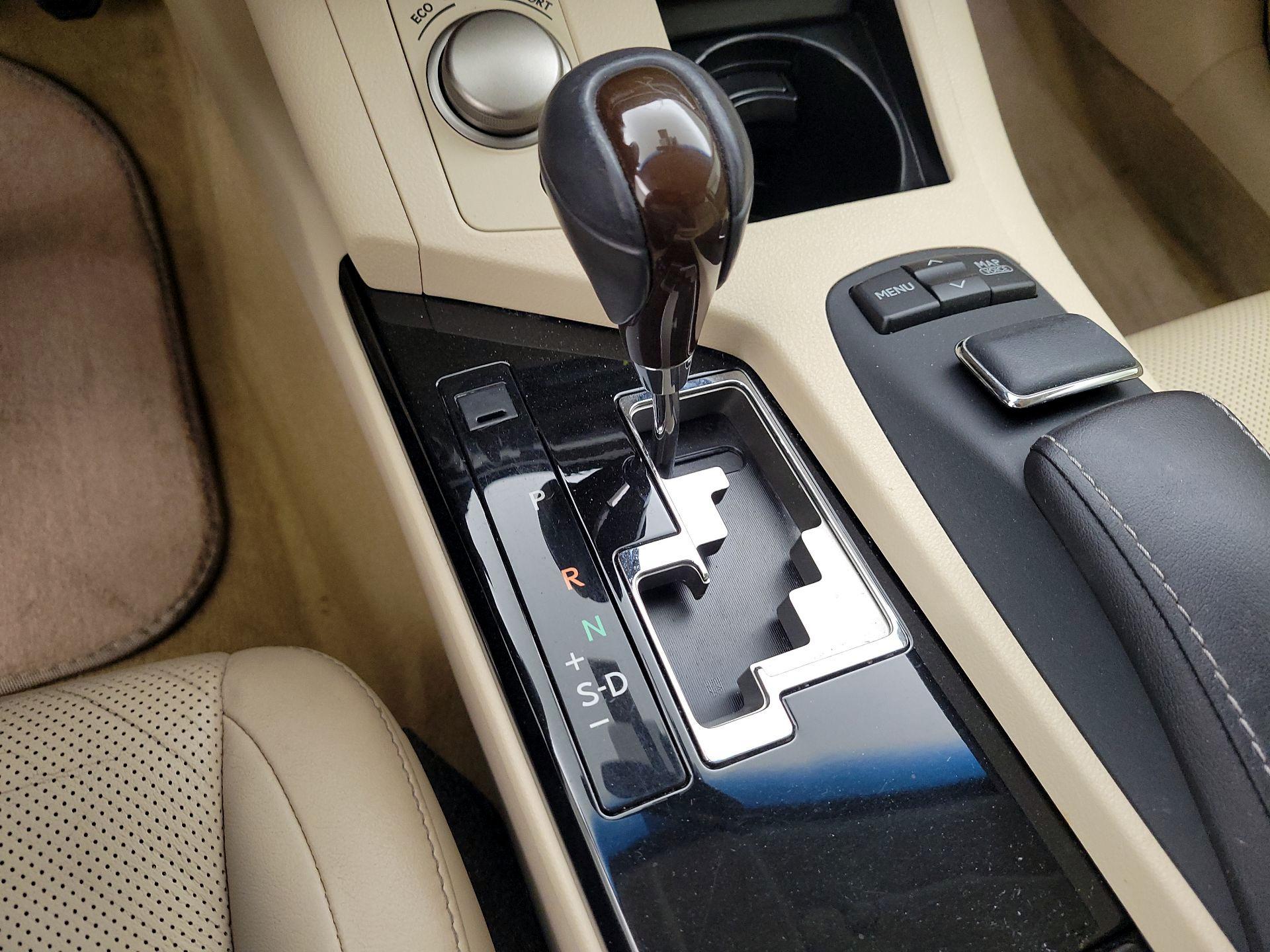 Thumbnail: 2014 Lexus ES - 15