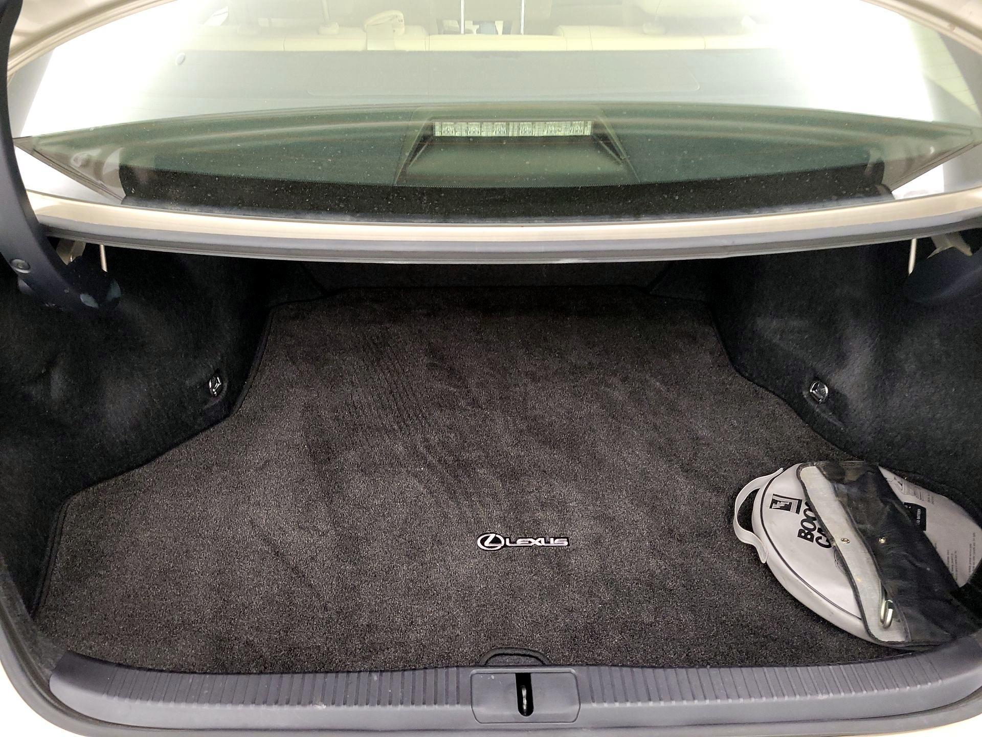 Thumbnail: 2014 Lexus ES - 16