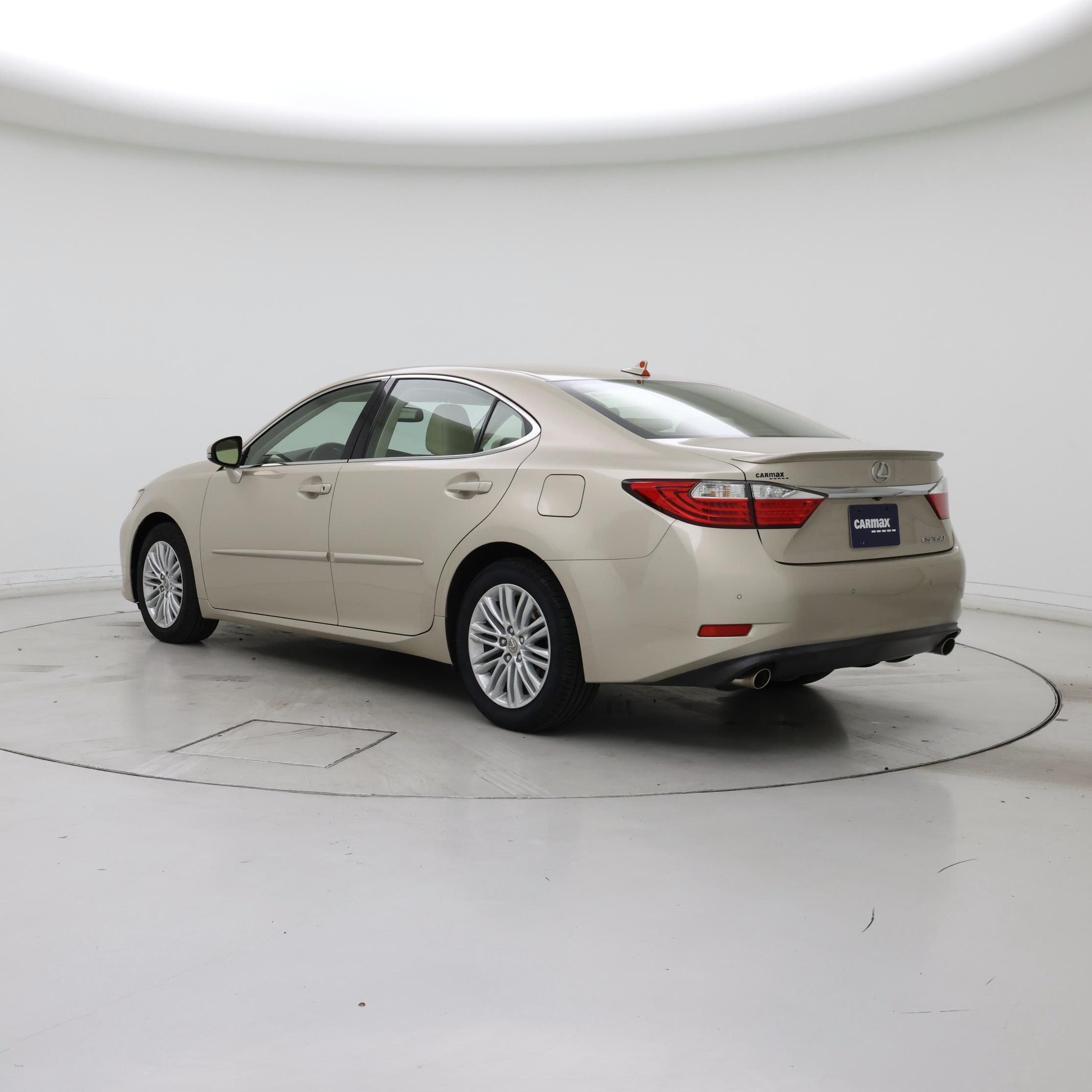 Thumbnail: 2014 Lexus ES - 2