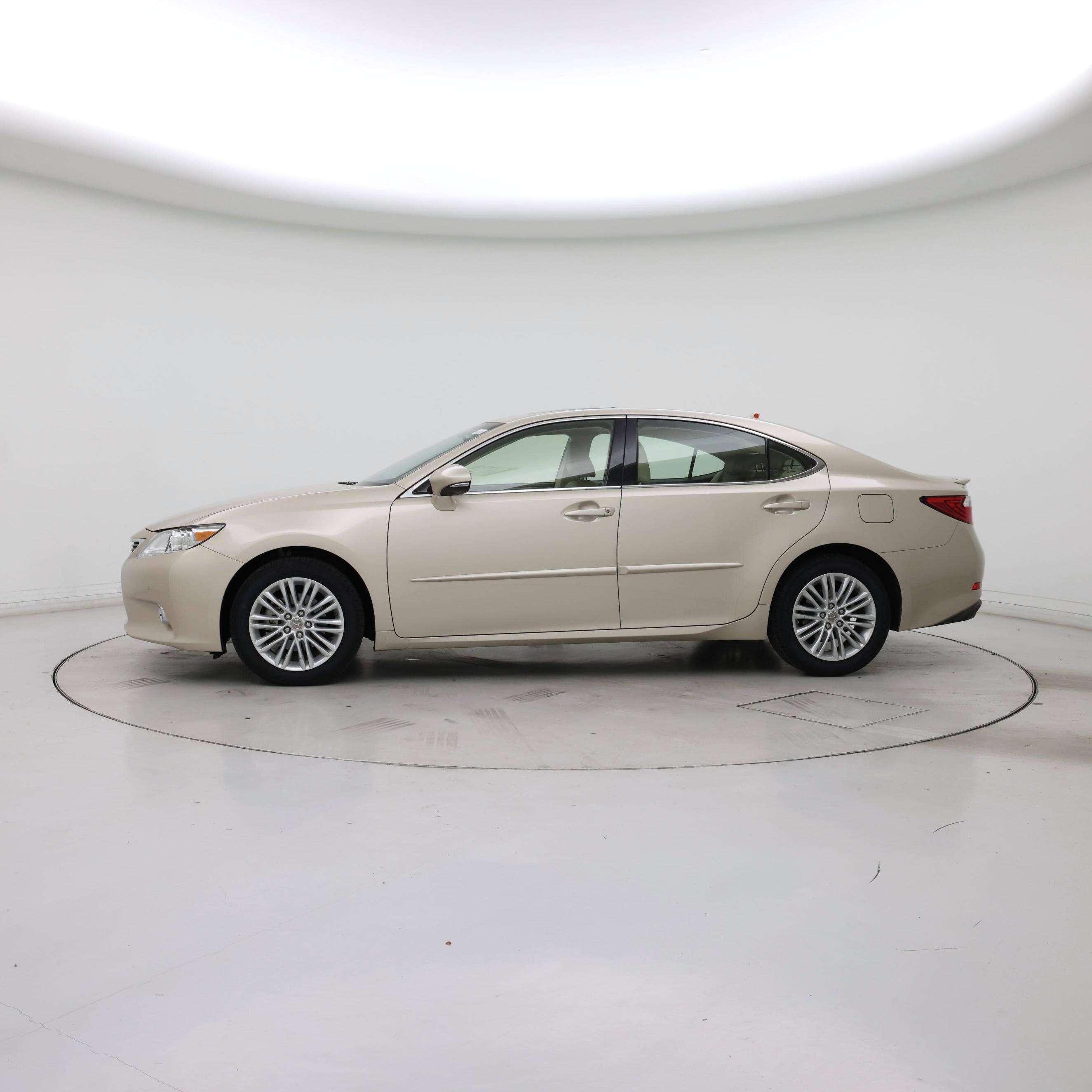 Thumbnail: 2014 Lexus ES - 3