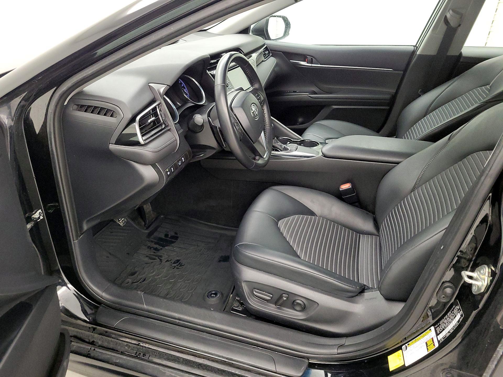 Thumbnail: 2020 Toyota Camry - 11