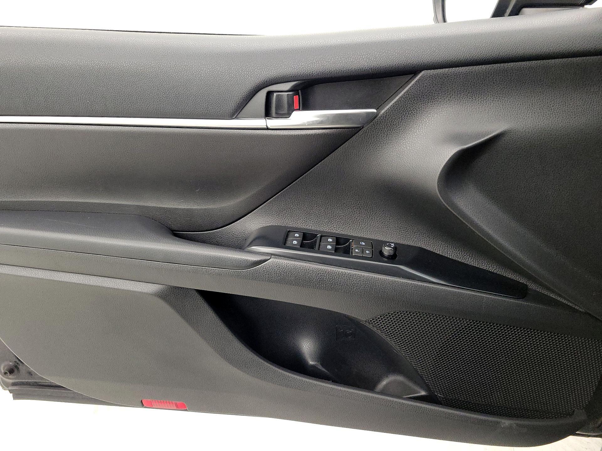 Thumbnail: 2020 Toyota Camry - 12