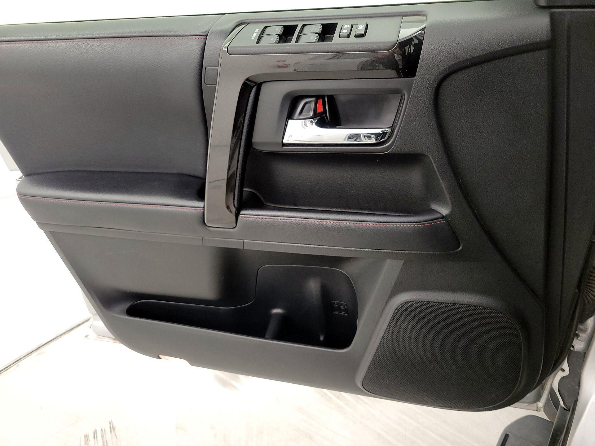 Thumbnail: 2021 Toyota 4Runner - 12