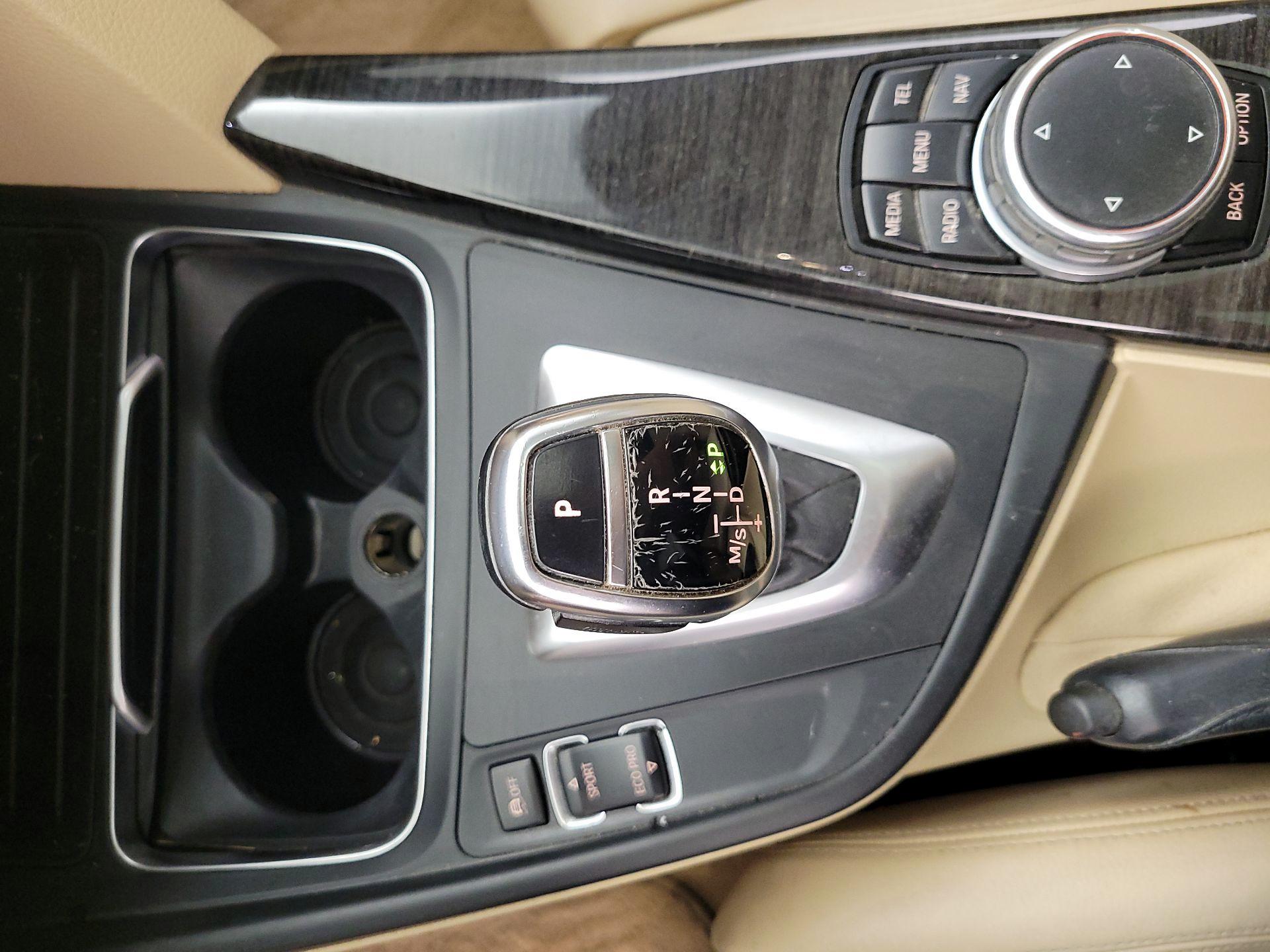 Thumbnail: 2016 BMW 3 Series - 17