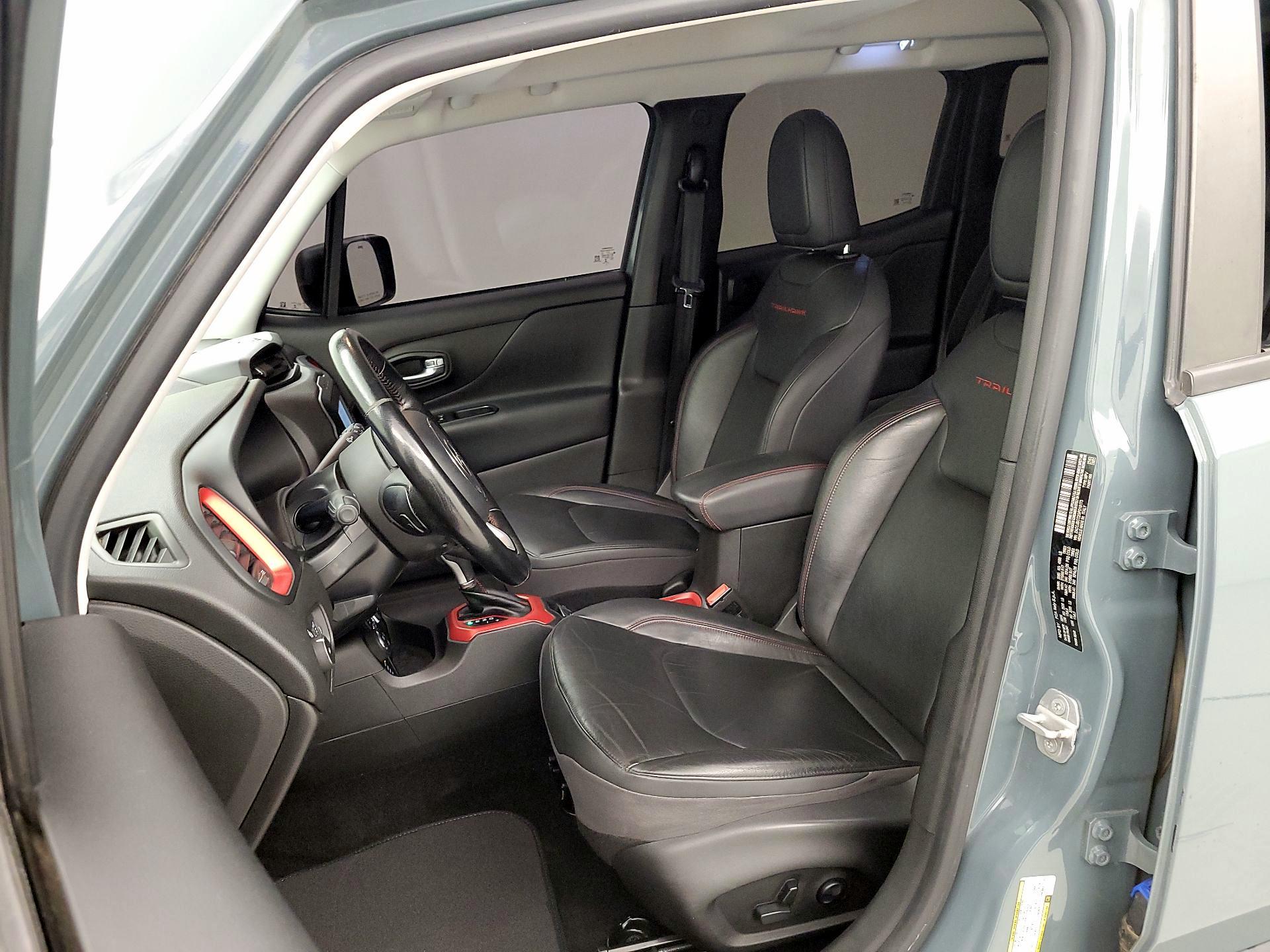 Thumbnail: 2016 Jeep Renegade - 11