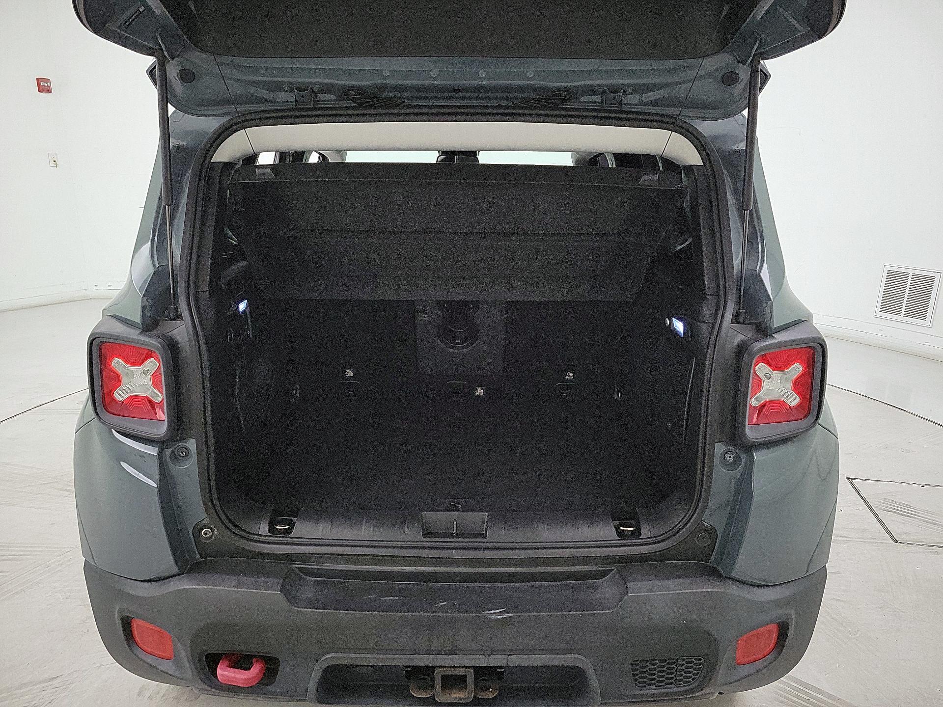 Thumbnail: 2016 Jeep Renegade - 20