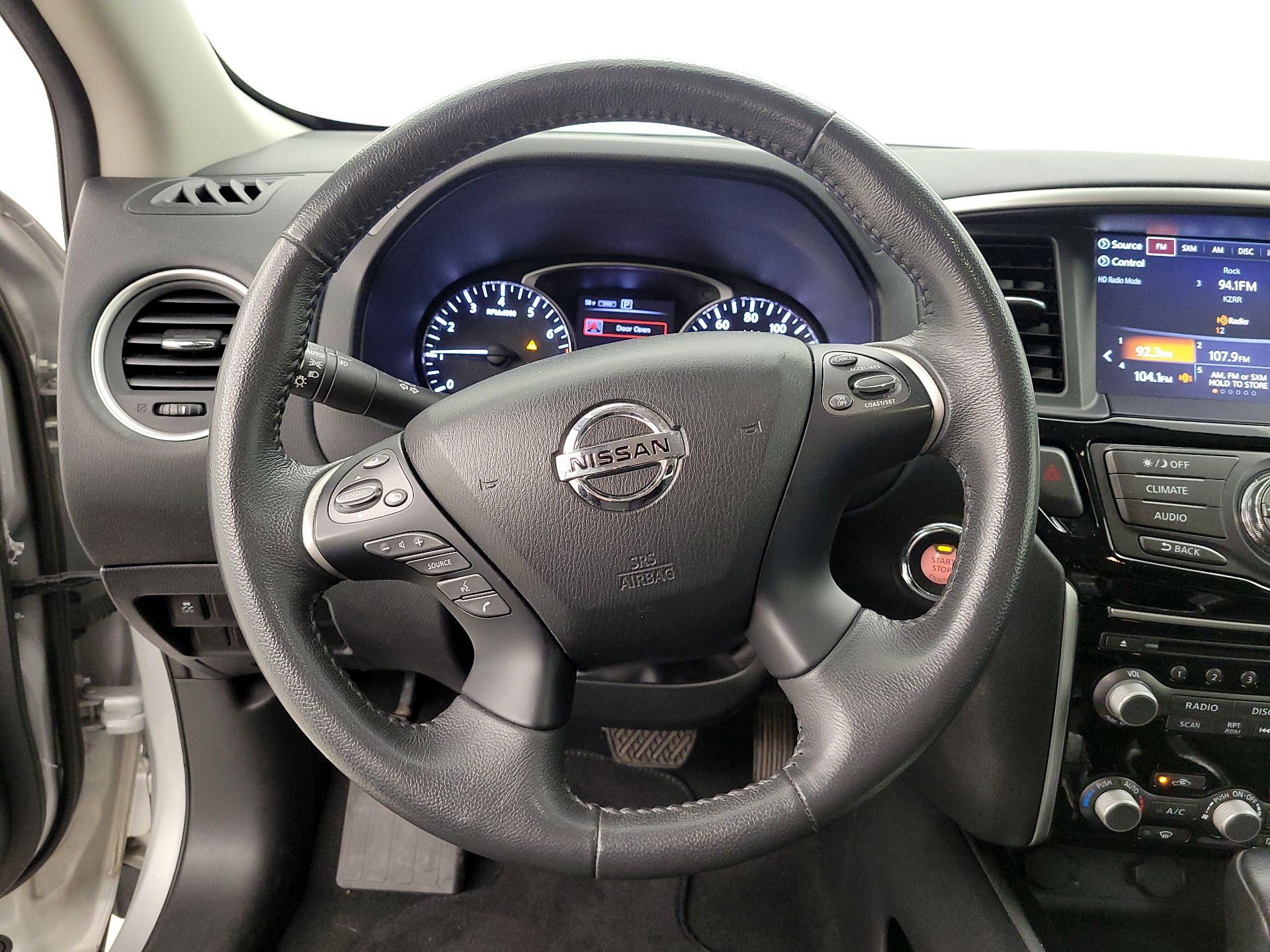 Thumbnail: 2017 Nissan Pathfinder - 10